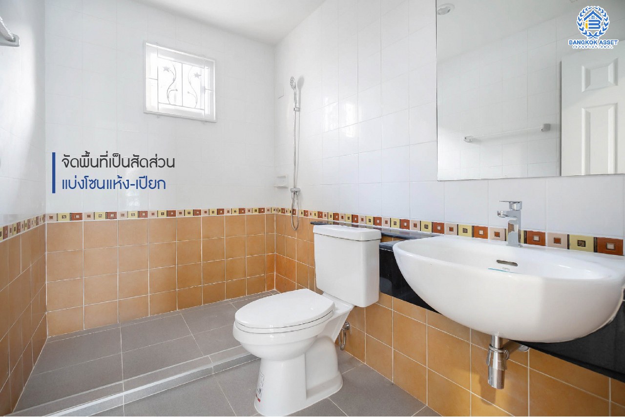 บ้านมือสองตกแต่งใหม่ หลังใหญ่ #แปลงมุม เนื้อที่ 59.8 ตร.ว. ม.ภัสสร14 บางใหญ่-กาญจนาฯ (ซ.กันตนา) ดีไซน์สวย พื้นที่สนามหญ้ากว้าง รองรับทุกกิจกรรมความสุข ฟังก์ชั่น 3 ห้องนอน 2 ห้องน้ำ 2 ที่จอดรถ บนทำเลศักยภาพ ใกล้เซ็นทรัลเวสต์เกต และเพียง 10 นาทีถึงจุดขึ้นทางด่วน "ศรีรัช"...