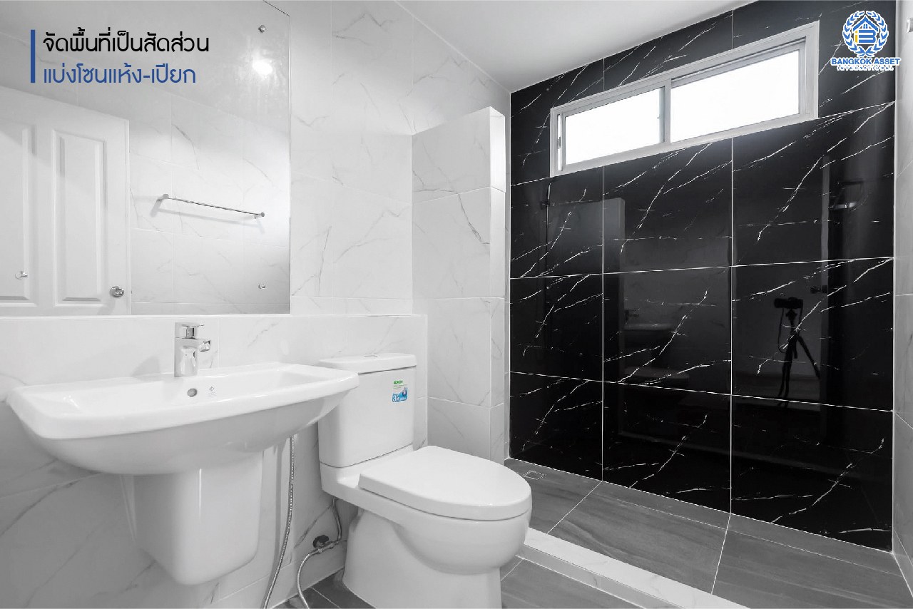 บ้านมือสองตกแต่งใหม่ คุณภาพแบรนด์ LH ม.ชัยพฤกษ์ ราชพฤกษ์-แจ้งวัฒนะ หลังใหญ่ #แปลงมุม เนื้อที่ 73.5 ตร.ว. ฟังก์ชั่น 4 ห้องนอน(มีห้องกระจกชั้นล่าง) 3 ห้องน้ำ 2 ที่จอดรถ ภายในตกแต่งหรูหรา บนทำเลศักยภาพติดถนนราชพฤกษ์ เชื่อมสู่แจ้งวัฒนะได้อย่างรวดเร็ว และเพียง 10 นาทีถึงรถไฟฟ้า "สถานีบางรักใหญ่"