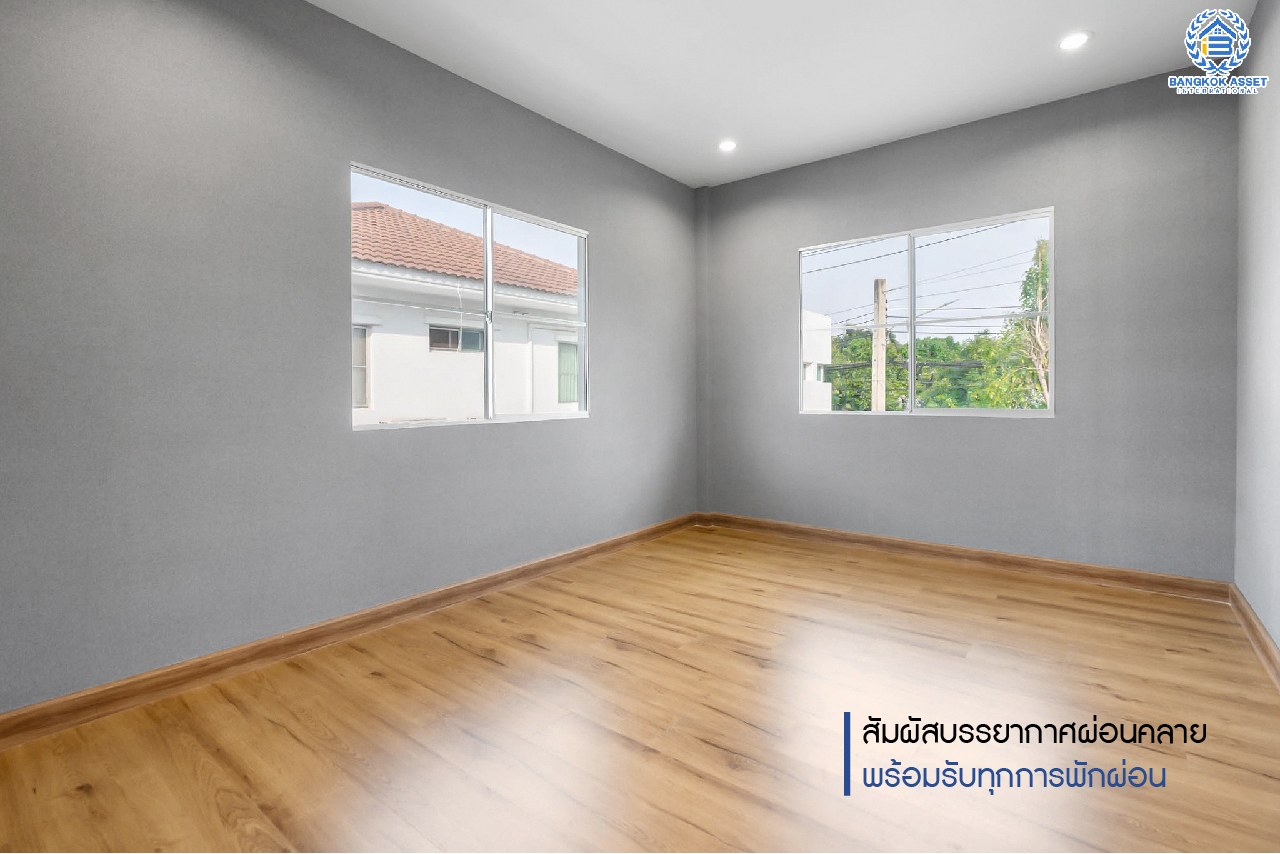 บ้านมือสองตกแต่งใหม่ คุณภาพแบรนด์ LH ม.ชัยพฤกษ์ ราชพฤกษ์-แจ้งวัฒนะ หลังใหญ่ #แปลงมุม เนื้อที่ 73.5 ตร.ว. ฟังก์ชั่น 4 ห้องนอน(มีห้องกระจกชั้นล่าง) 3 ห้องน้ำ 2 ที่จอดรถ ภายในตกแต่งหรูหรา บนทำเลศักยภาพติดถนนราชพฤกษ์ เชื่อมสู่แจ้งวัฒนะได้อย่างรวดเร็ว และเพียง 10 นาทีถึงรถไฟฟ้า "สถานีบางรักใหญ่"