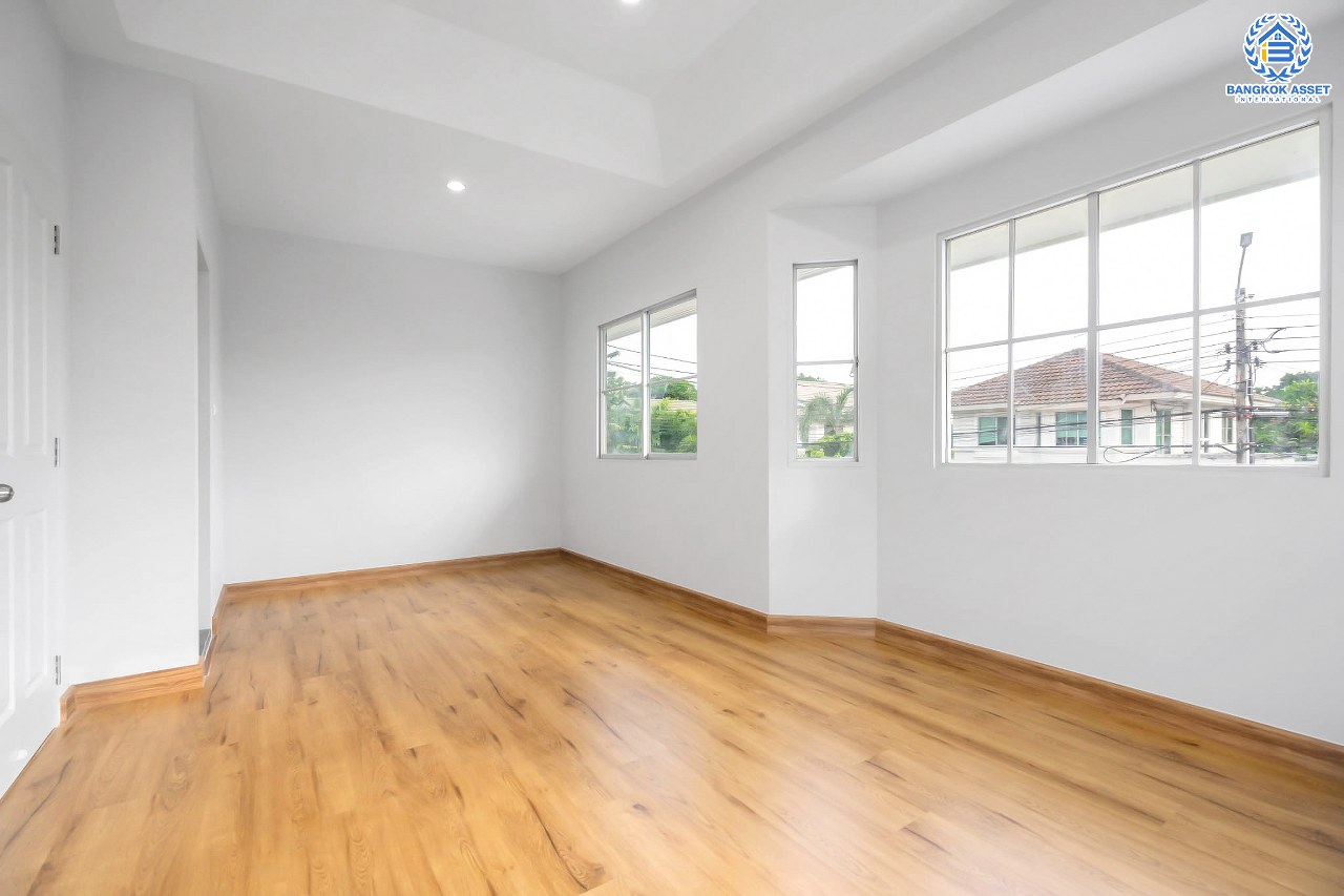 บ้านมือสองตกแต่งใหม่ ม.พฤกษ์ลดา1 บางใหญ่-เซ็นทรัลเวสต์เกต บ้านเดี่ยวคุณภาพ LH เนื้อที่ 50 ตร.ว. พร้อมฟังก์ชั่น 3 ห้องนอน 2 ห้องน้ำ 2 ที่จอดรถ เดินทางสะดวกสบาย บนเส้นทางสายหลัก "กาญจนาภิเษก" ใกล้เซ็นทรัลเวสต์เกต และเพียง 10 นาทีถึง รถไฟฟ้า "สถานีคลองบางไผ่"