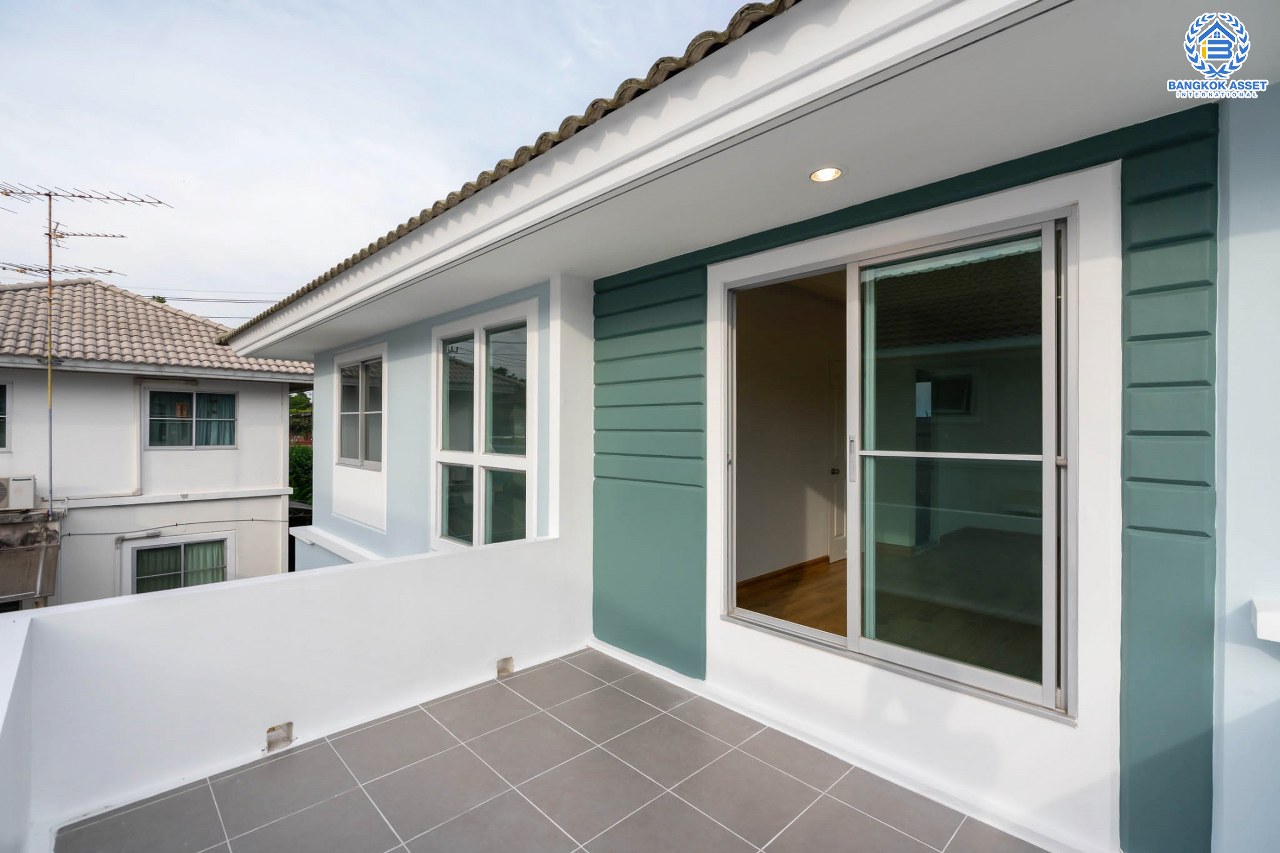 บ้านมือสองตกแต่งใหม่ ม.พฤกษ์ลดา1 บางใหญ่-เซ็นทรัลเวสต์เกต บ้านเดี่ยวคุณภาพ LH เนื้อที่ 50 ตร.ว. พร้อมฟังก์ชั่น 3 ห้องนอน 2 ห้องน้ำ 2 ที่จอดรถ เดินทางสะดวกสบาย บนเส้นทางสายหลัก "กาญจนาภิเษก" ใกล้เซ็นทรัลเวสต์เกต และเพียง 10 นาทีถึง รถไฟฟ้า "สถานีคลองบางไผ่"