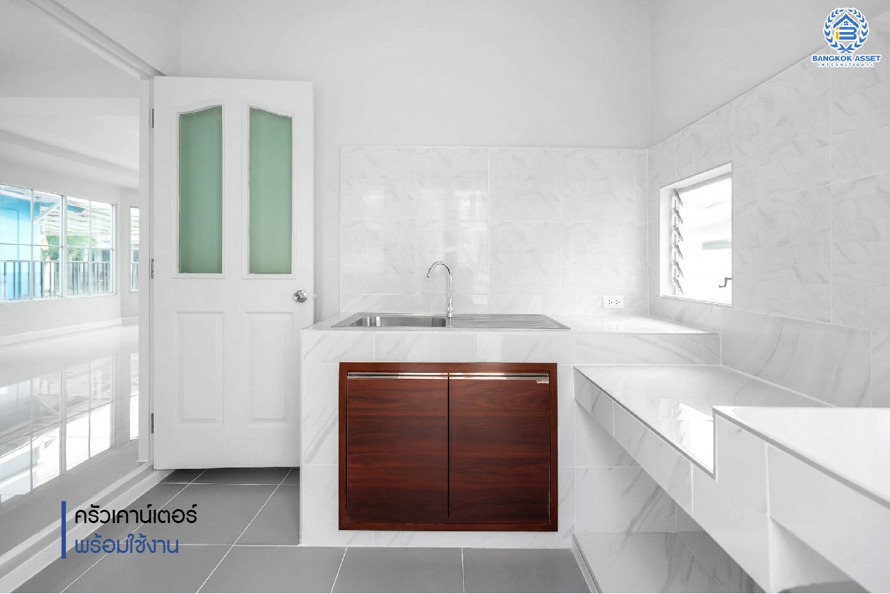 บ้านมือสองตกแต่งใหม่ ม.พฤกษ์ลดา1 บางใหญ่-เซ็นทรัลเวสต์เกต บ้านเดี่ยวคุณภาพ LH เนื้อที่ 50 ตร.ว. พร้อมฟังก์ชั่น 3 ห้องนอน 2 ห้องน้ำ 2 ที่จอดรถ เดินทางสะดวกสบาย บนเส้นทางสายหลัก "กาญจนาภิเษก" ใกล้เซ็นทรัลเวสต์เกต และเพียง 10 นาทีถึง รถไฟฟ้า "สถานีคลองบางไผ่"