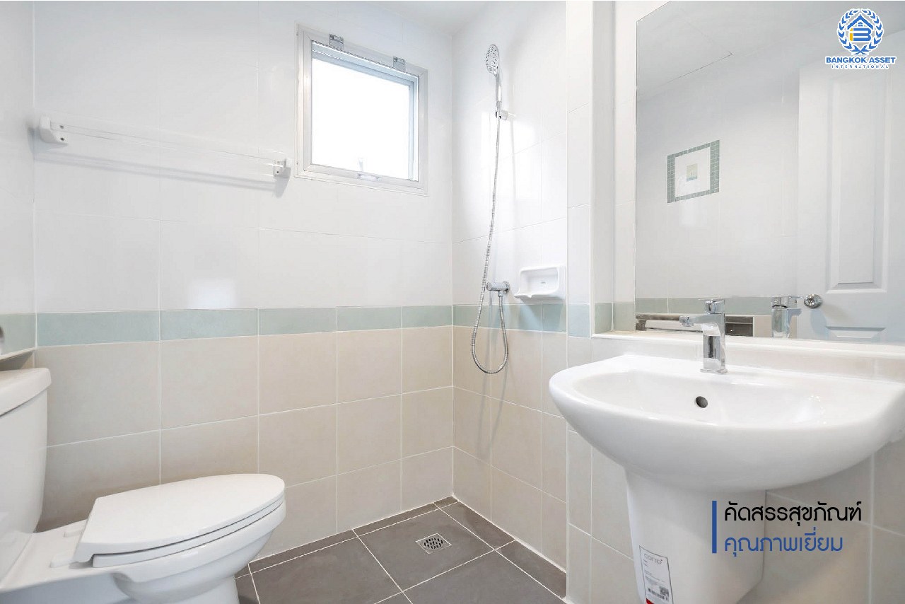 บ้านมือสองตกแต่งใหม่ ม.พฤกษ์ลดา1 บางใหญ่-เซ็นทรัลเวสต์เกต บ้านเดี่ยวคุณภาพ LH เนื้อที่ 50 ตร.ว. พร้อมฟังก์ชั่น 3 ห้องนอน 2 ห้องน้ำ 2 ที่จอดรถ เดินทางสะดวกสบาย บนเส้นทางสายหลัก "กาญจนาภิเษก" ใกล้เซ็นทรัลเวสต์เกต และเพียง 10 นาทีถึง รถไฟฟ้า "สถานีคลองบางไผ่"