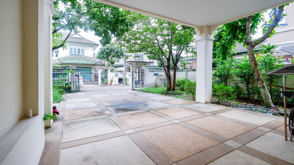 บ้านเดี่ยวมือสองนนทบุรี ม.มณียา มาสเตอร์พีซ รัตนาธิเบศร์ เนื้อที่กว้าง 149.50 ตร.ว. ฟังก์ชั่นจัดเต็ม 5 ห้องนอน 4 ห้องน้ำ จอดรถได้ถึง 4 คัน พร้อมบรรยากาศโครงการแบบ Luxury บนทำเลเชื่อมต่อทุกการเดินทาง เพียง 400ม.ถึง MRTไทรม้า ใกล้จุดขึ้นทางด่วนงามวงศ์วาน