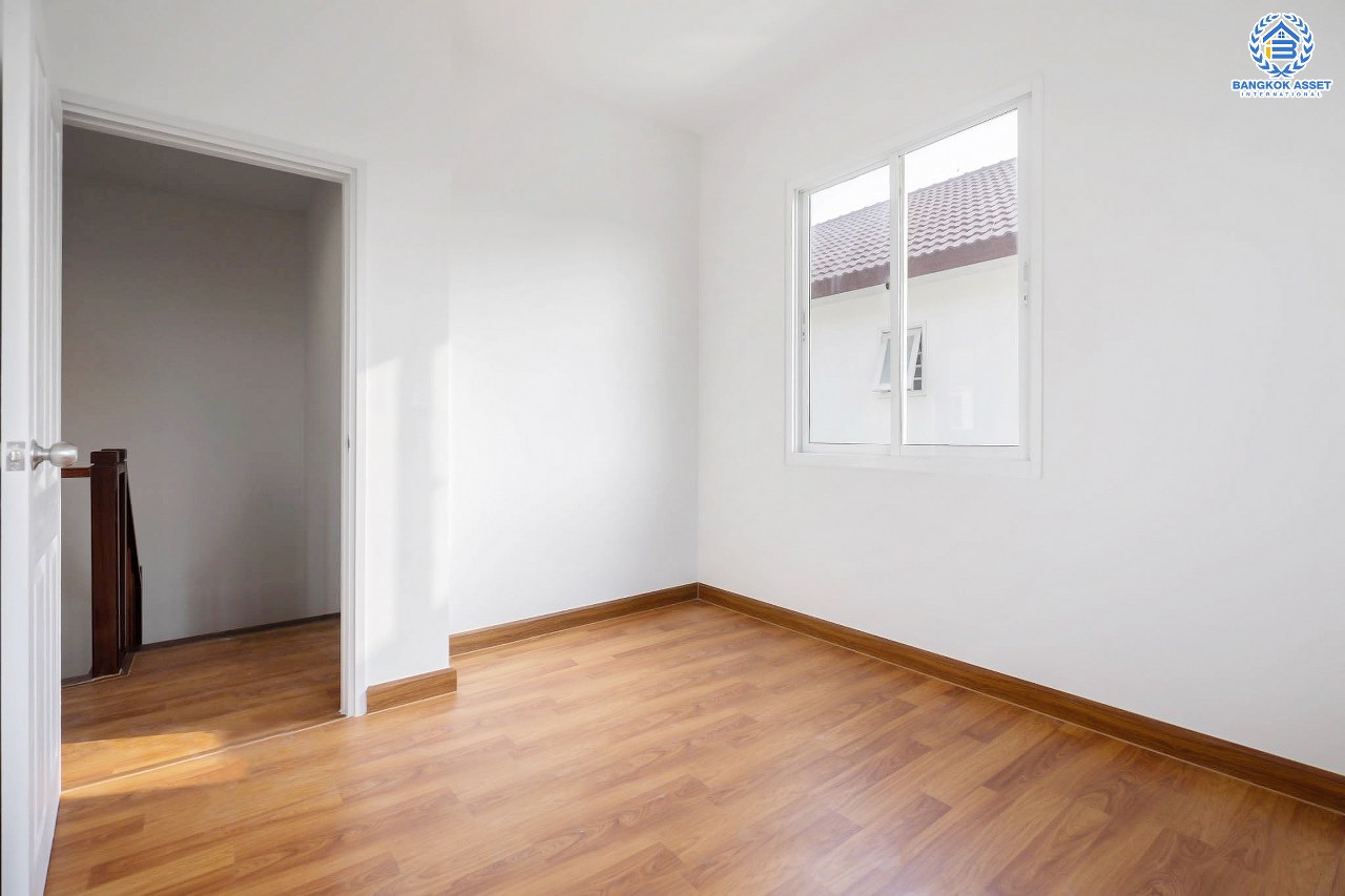 *****บ้านมือสองตกแต่งใหม่ หลังใหญ่ ห้องมุม! เนื้อที่ 29.3 ตร.ว. ม.ดรีมวิลล์3 ราชพฤกษ์-กาญจนาฯ ฟังก์ชั่น! 3 ห้องนอน 2 ห้องน้ำ ตกแต่งพร้อมอยู่ บนทำเลเชื่อมต่อหลายเส้นทาง ใกล้จุดขึ้นทางด่วน "ศรีรัช"...