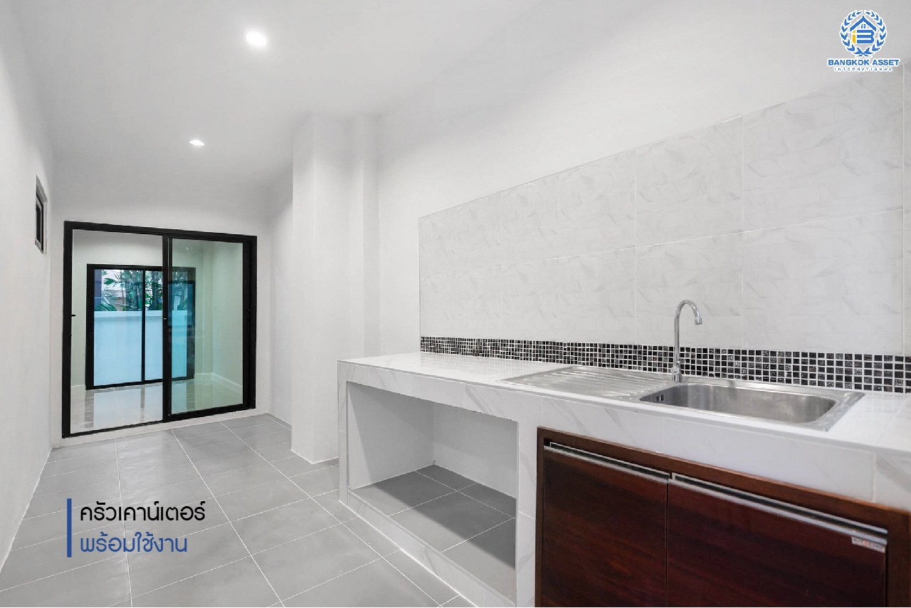 บ้านมือสองตกแต่งใหม่ ม.รติรมย์ 2 ราชพฤกษ์-กาญจนาภิเษก ซ.สวนผัก32 บ้านดีไซน์สวยพร้อมอยู่ เนื้อที่ 50.9 ตร.ว. ฟังก์ชั่น 3 ห้องนอน 2 ห้องน้ำ 2 ที่จอดรถ บนทำเลศักยภาพ เชื่อมต่อหลายเส้นทางหลัก เพียง 5 นาทีถึงทางด่วน "ศรีรัช" ใกล้แหล่ง Community Mall ชั้นนำมากมาย...