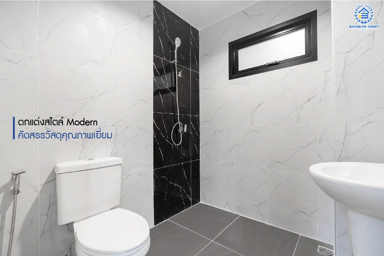 บ้านมือสองตกแต่งใหม่ ม.รติรมย์ 2 ราชพฤกษ์-กาญจนาภิเษก ซ.สวนผัก32 บ้านดีไซน์สวยพร้อมอยู่ เนื้อที่ 50.9 ตร.ว. ฟังก์ชั่น 3 ห้องนอน 2 ห้องน้ำ 2 ที่จอดรถ บนทำเลศักยภาพ เชื่อมต่อหลายเส้นทางหลัก เพียง 5 นาทีถึงทางด่วน "ศรีรัช" ใกล้แหล่ง Community Mall ชั้นนำมากมาย...