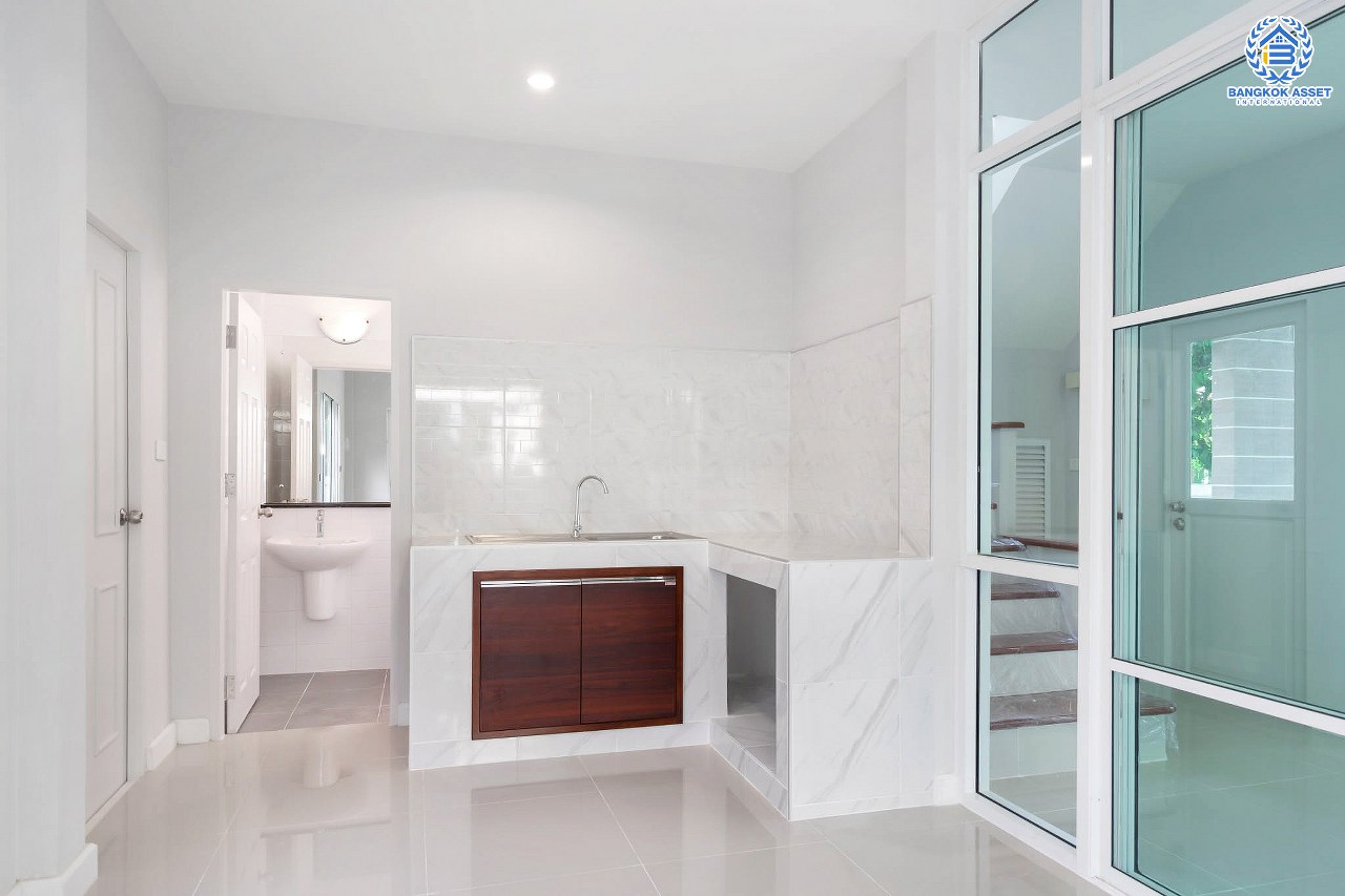 บ้านมือสองตกแต่งใหม่ แบรนด์ Property Perfect ม.เพอร์เฟคพาร์ค พระราม5-บางใหญ่ (ซ.วัดพระนอน) เนื้อที่ 35.7 ตร.ว. ฟังก์ชั่น 3 ห้องนอน 2 ห้องน้ำ บรรยากาศดี Facility ครบครัน  ทำเลใกล้วงแหวนกาญจนาฯ , Central Westgate และรถไฟฟ้าสายสีม่วง "สถานีตลาดบางใหญ่"