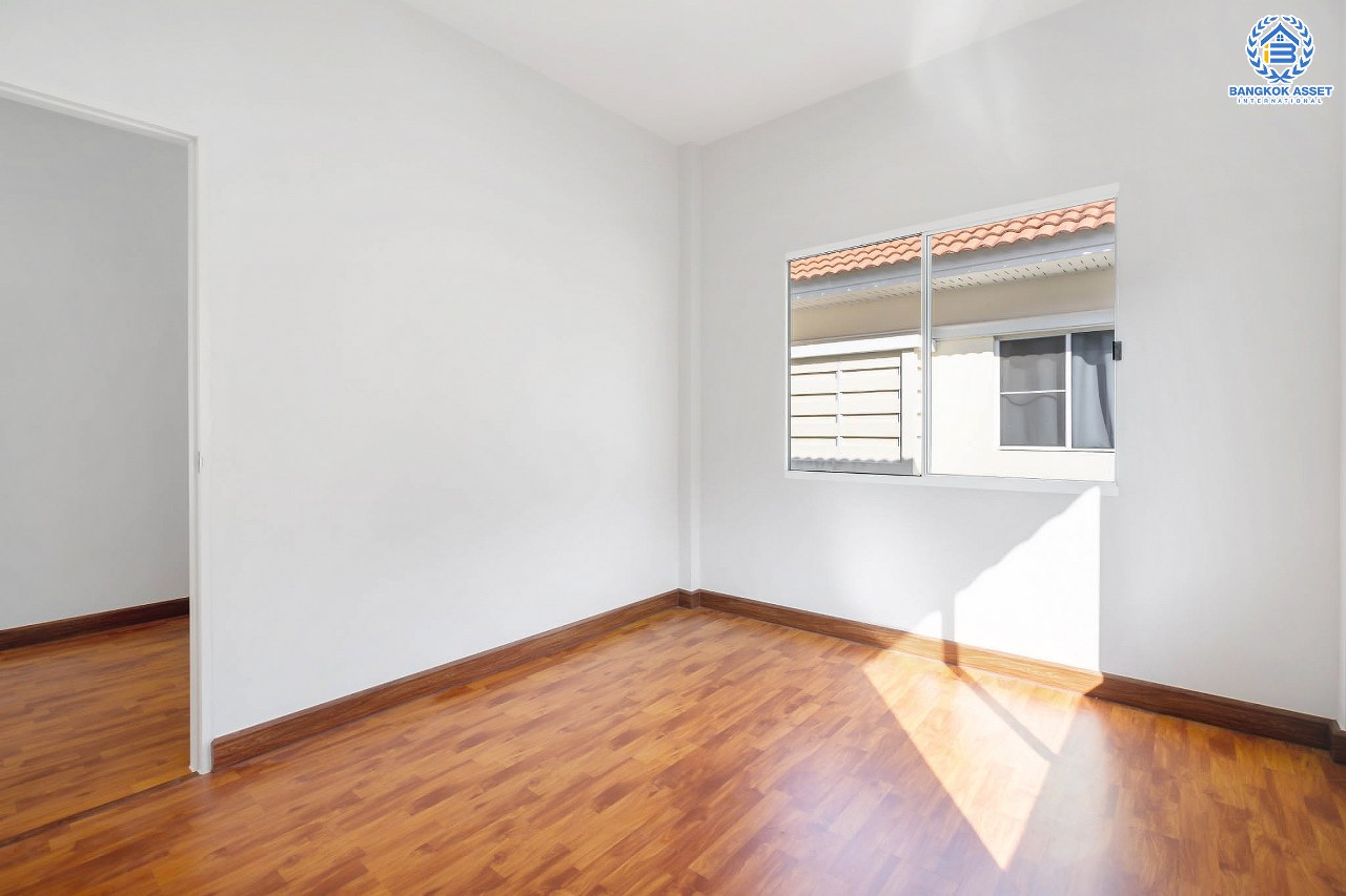 บ้านมือสองตกแต่งใหม่ แบรนด์ Property Perfect ม.เพอร์เฟคพาร์ค พระราม5-บางใหญ่ (ซ.วัดพระนอน) เนื้อที่ 35.7 ตร.ว. ฟังก์ชั่น 3 ห้องนอน 2 ห้องน้ำ บรรยากาศดี Facility ครบครัน  ทำเลใกล้วงแหวนกาญจนาฯ , Central Westgate และรถไฟฟ้าสายสีม่วง "สถานีตลาดบางใหญ่"