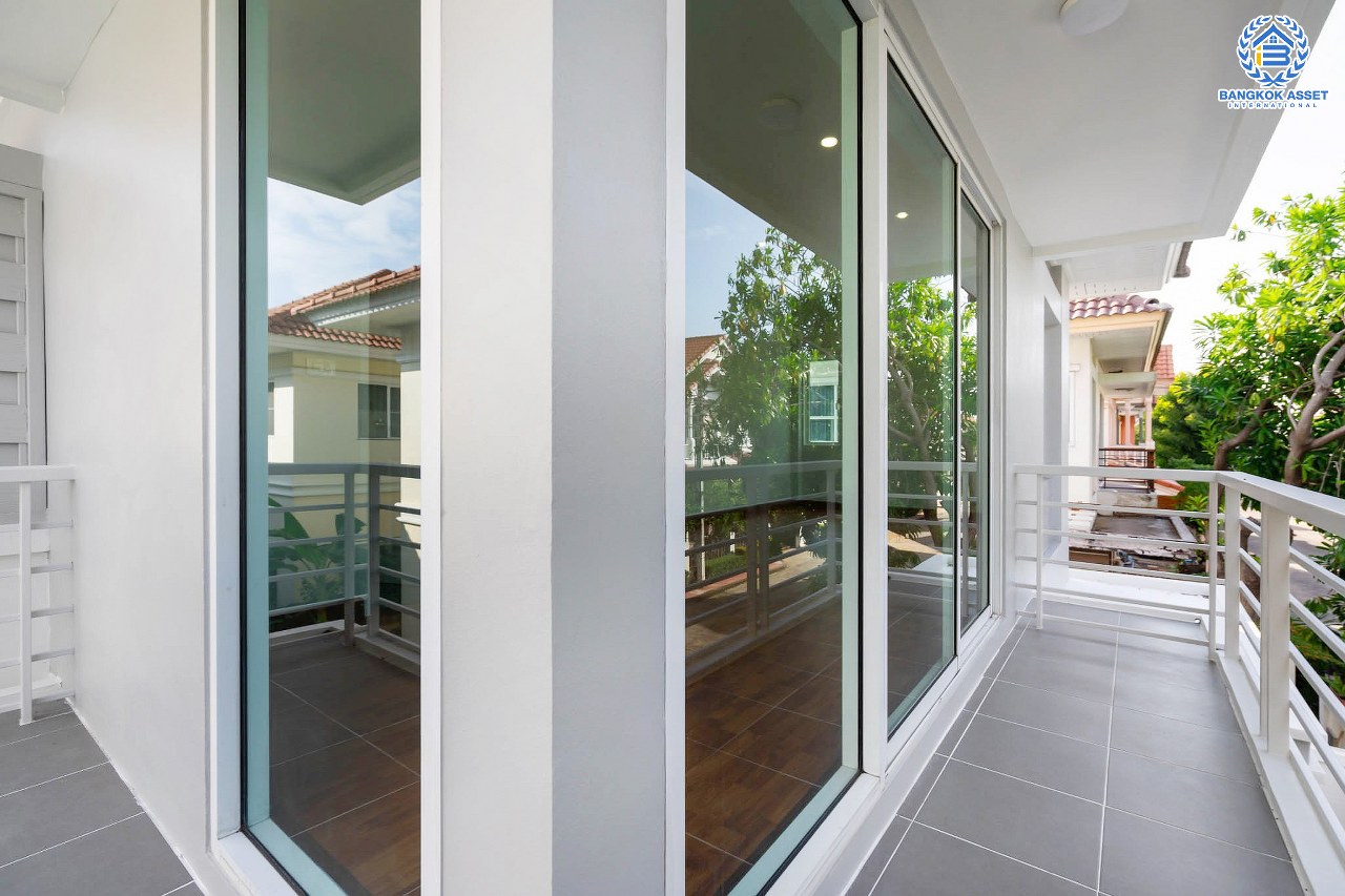 บ้านมือสองตกแต่งใหม่ แบรนด์ Property Perfect ม.เพอร์เฟคพาร์ค พระราม5-บางใหญ่ (ซ.วัดพระนอน) เนื้อที่ 35.7 ตร.ว. ฟังก์ชั่น 3 ห้องนอน 2 ห้องน้ำ บรรยากาศดี Facility ครบครัน  ทำเลใกล้วงแหวนกาญจนาฯ , Central Westgate และรถไฟฟ้าสายสีม่วง "สถานีตลาดบางใหญ่"