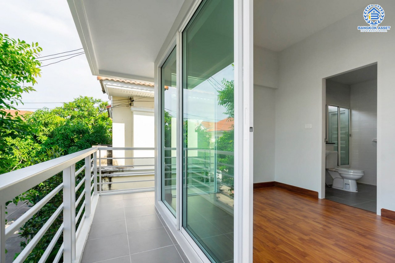 บ้านมือสองตกแต่งใหม่ แบรนด์ Property Perfect ม.เพอร์เฟคพาร์ค พระราม5-บางใหญ่ (ซ.วัดพระนอน) เนื้อที่ 35.7 ตร.ว. ฟังก์ชั่น 3 ห้องนอน 2 ห้องน้ำ บรรยากาศดี Facility ครบครัน  ทำเลใกล้วงแหวนกาญจนาฯ , Central Westgate และรถไฟฟ้าสายสีม่วง "สถานีตลาดบางใหญ่"