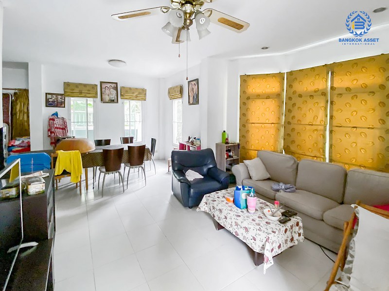 บ้านเดี่ยวมือสองนนทบุรี แปลงมุม! ม.กาญจนาลักษณ์5 บางใหญ่-กาญจนาฯ เนื้อที่ 70 ตร.ว. ฟังก์ชั่นครบ 3 ห้องนอน 2 ห้องน้ำ พร้อมอยู่ โครงการเงียบสงบ เป็นส่วนตัว ทำเลคุณภาพ ใกล้ถ.กาญจนาภิเษก รถไฟฟ้า และทางด่วน