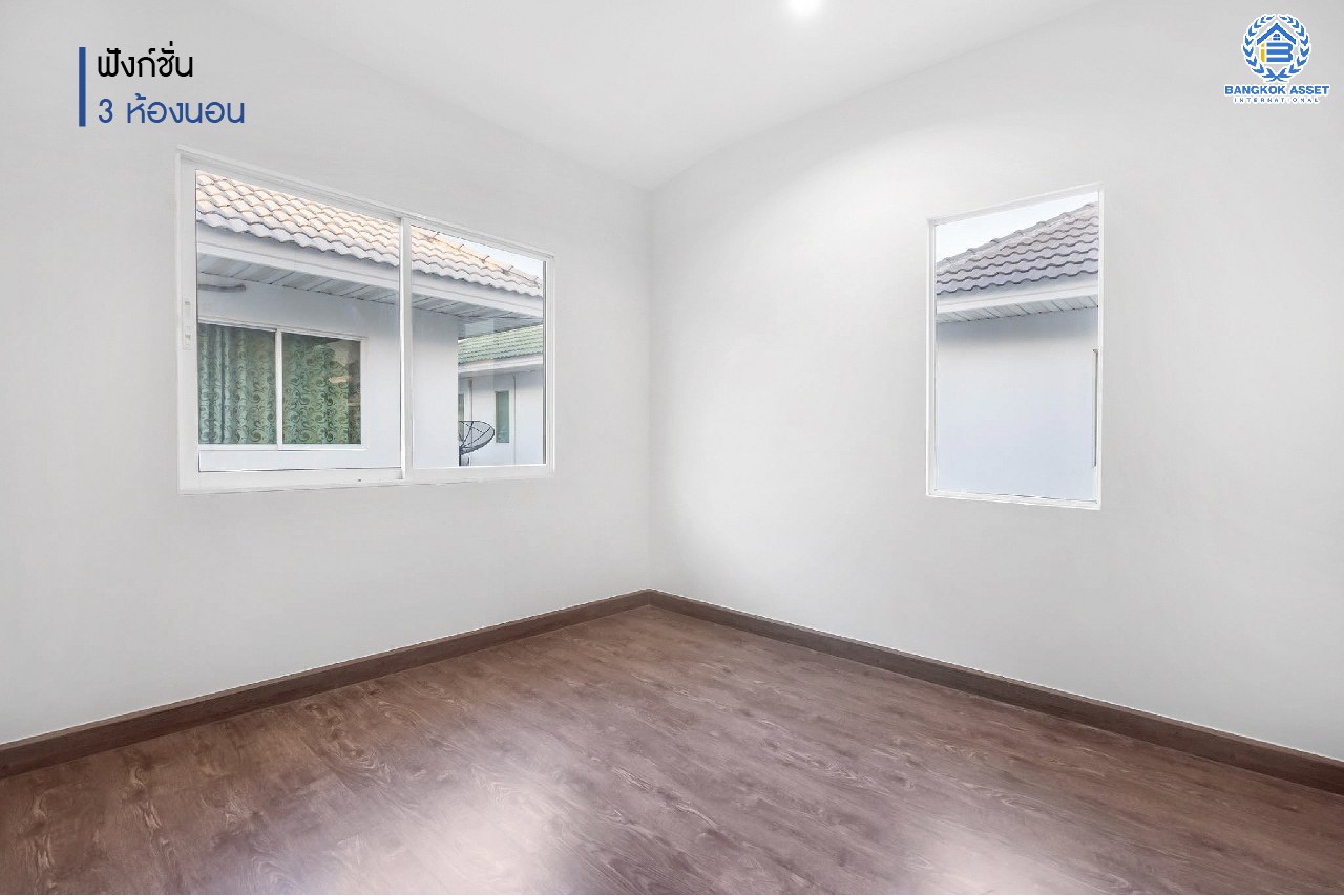 บ้านมือสองตกแต่งใหม่ แบรนด์ Property Perfect ม.เดอะวิลล่า ราชพฤกษ์-ท่าอิฐ บ้านแฝดฟังก์ชั่นระดับบ้านเดี่ยว เนื้อที่ 35.7 ตร.ว. ฟังก์ชั่น 3 ห้องนอน 2 ห้องน้ำ พื้นที่หน้าบ้านกว้าง จอดรถได้ 2 คัน บนทำเลเชื่อมต่อทั้งถ.รัตนาธิเบศร์ และถ.ราชพฤกษ์ และเพียง 10 นาทีถึงรถไฟฟ้า "สถานีบางรักน้อยท่าอิฐ"