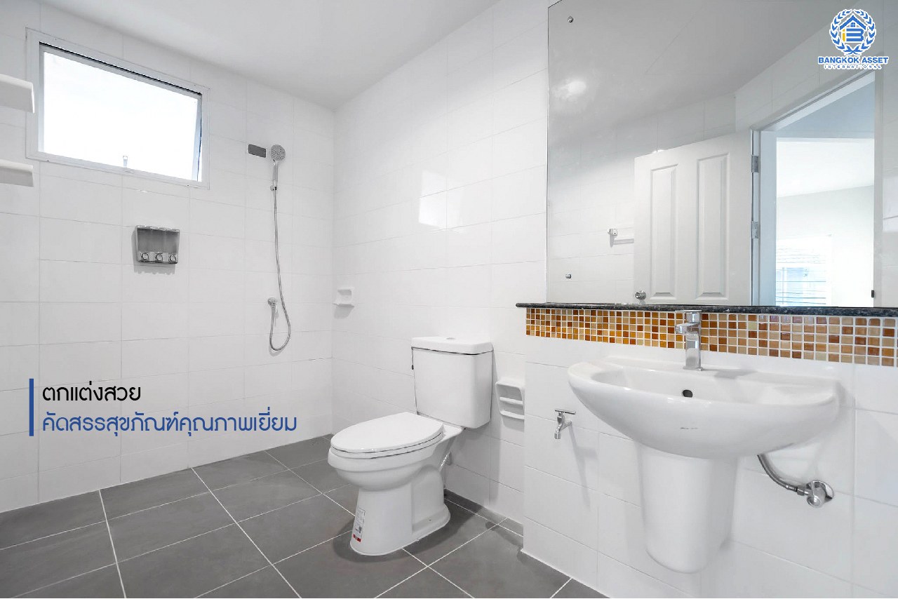 บ้านมือสองตกแต่งใหม่ แบรนด์ Property Perfect ม.เดอะวิลล่า ราชพฤกษ์-ท่าอิฐ บ้านแฝดฟังก์ชั่นระดับบ้านเดี่ยว เนื้อที่ 35.7 ตร.ว. ฟังก์ชั่น 3 ห้องนอน 2 ห้องน้ำ พื้นที่หน้าบ้านกว้าง จอดรถได้ 2 คัน บนทำเลเชื่อมต่อทั้งถ.รัตนาธิเบศร์ และถ.ราชพฤกษ์ และเพียง 10 นาทีถึงรถไฟฟ้า "สถานีบางรักน้อยท่าอิฐ"