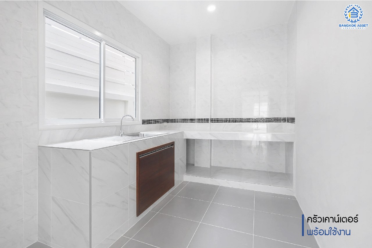 บ้านมือสองตกแต่งใหม่ ถนนเมน! โซนต้นโครงการ ม.ลัดดาวิลล์ บ้านกล้วย-ไทรน้อย หลังใหญ่ตกแต่งสไตล์ Classic เนื้อที่ 58.1 ตร.ว. ฟังก์ชั่นพร้อม 3 ห้องนอน 3 ห้องน้ำ ตอบโจทย์ทุกการอยู่อาศัย บนทำเลคุณภาพ! ถ.กาญจนาภิเษก ใกล้เซ็นทรัลเวสต์เกต และ รถไฟฟ้า "สถานีคลองบางไผ่"...