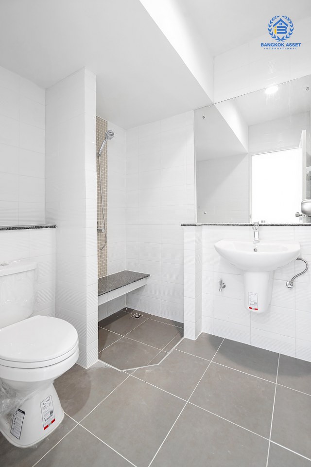 บ้านมือสองตกแต่งใหม่ จาก Property Perfect โครงการ เดอะวิลล่า ราชพฤกษ์-ท่าอิฐ  ตกแต่งพร้อมเข้าอยู่ เนื้อที่ 18 ตร.ว. ฟังก์ชั่นครบ 3 ห้องนอน 2 ห้องน้ำ รองรับทุกการอยู่อาศัย บนทำเลใกล้รถไฟฟ้า สถานีบางรักน้อยท่าอิฐ เชื่อมต่อทั้งถ.รัตนาธิเบศร์ และถ.ราชพฤกษ์...