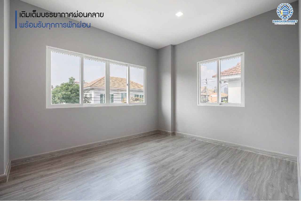 บ้านมือสองตกแต่งใหม่ แบรนด์ Property Perfect ม.เพอร์เฟคเพลส2 ติดถนนราชพฤกษ์ โซนใกล้สวนและทะเลสาบ หลังใหญ่ เนื้อที่ 61.9 ตร.ว. ฟังก์ชั่น 3 ห้องนอน 3 ห้องน้ำ จอดรถได้ถึง 4 คัน พร้อม Living Room บนทำเลติดถนนราชพฤกษ์ ใกล้วงเวียนพระราม5 และรถไฟฟ้า "สถานีบางรักน้อยท่าอิฐ"