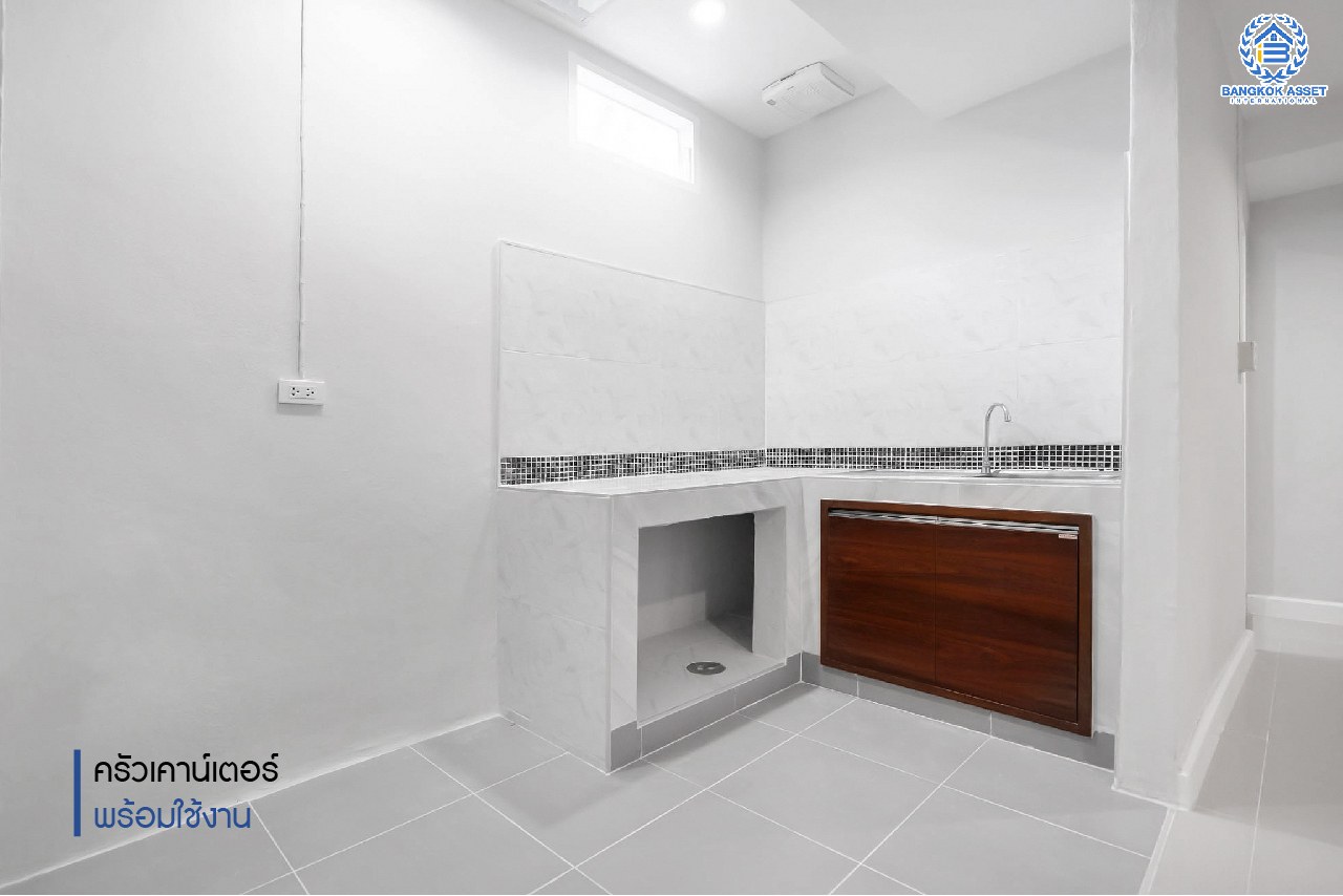 บ้านมือสองตกแต่งใหม่ ทาวน์โฮม 3 ชั้น #ทำเลโซนเมือง ม.พิชยนันท์ ติวานนท์-แคราย เนื้อที่ 19.4 ตร.ว. ฟังก์ชั่นจัดเต็ม 5 ห้องนอน 3 ห้องน้ำ พื้นที่ใช้สอยมากกว่า 200 ตร.ม. บนสุดยอดทำเล! เข้า-ออก 3 เส้นทาง ใกล้เดอะมอลล์งามวงศ์วาน จุดขึ้นทางด่วน "งามวงศ์วาน" และรถไฟฟ้าสถานี "กระทรวงสาธารณะสุข"