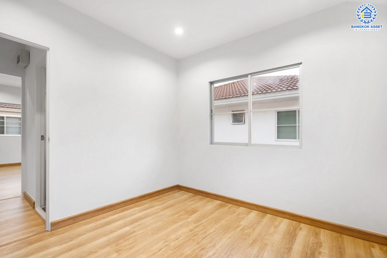 บ้านมือสองตกแต่งใหม่ แบรนด์ LH #หลังใหญ่! เนื้อที่ 60 ตร.ว. ม.ชัยพฤกษ์ บางใหญ่-เซ็นทรัลเวสต์เกต (คลองถนน) ฟังก์ชั่น 3 ห้องนอน 3 ห้องน้ำ 2 ที่จอดรถ ตกแต่งสไตล์เรียบหรู บนทำเลศักยภาพ ใกล้รถไฟฟ้าสถานี "คลองบางไผ่" และเพียง 5 นาทีถึงเซ็นทรัลเวสต์เกต