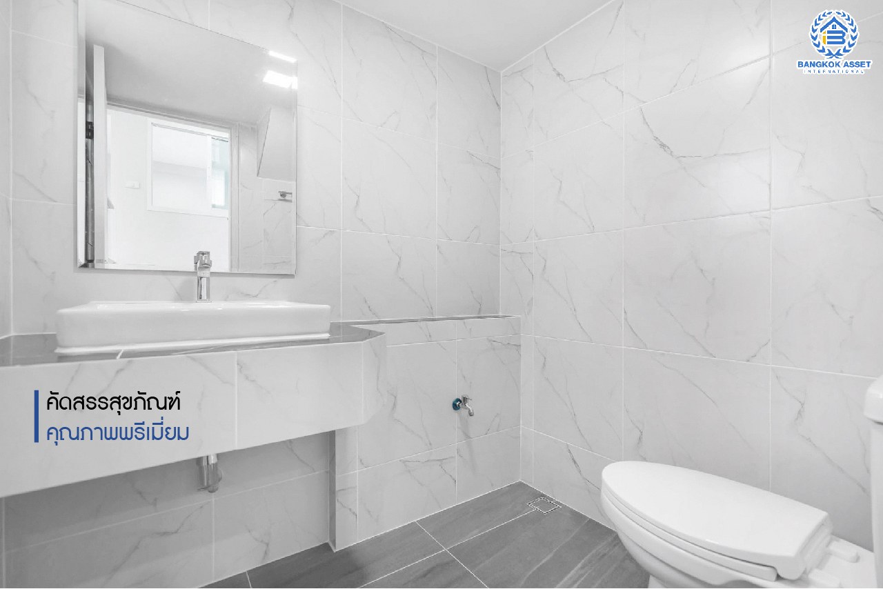 บ้านมือสองตกแต่งใหม่ หลังใหญ่ เนื้อที่ 70.2 ตร.ว. ม.กฤษดานคร31 ปิ่นเกล้า ติดถนนบรมราชชนนี ฟังก์ชั่นจัดเต็ม 4 ห้องนอน 3 ห้องน้ำ 2 ที่จอดรถ มีพื้นที่ด้านข้างบ้านกว้างกว่า 130 ตร.ม. บนทำเลศักยภาพใกล้ทางคู่ขนานลอยฟ้าบรมราชชนนี ม.มหิดล และ เพียง 10 นาทีถึงเซ็นทรัลปิ่นเกล้า...