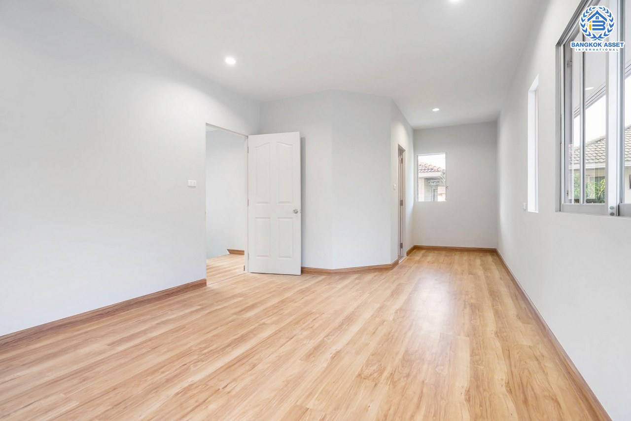 บ้านมือสองตกแต่งใหม่ ม.พฤกษ์ลดา1 บางใหญ่-เซ็นทรัลเวสต์เกต คุณภาพแบรนด์ LH โซนต้นโครงการเดินทางสะดวก เนื้อที่ 50 ตร.ว. ฟังก์ชั่น 3 ห้องนอน 2 ห้องน้ำ 2 ที่จอดรถ บนทำเลเส้นทางสายหลัก "กาญจนาภิเษก" ใกล้เซ็นทรัลเวสต์เกต และเพียง 10 นาทีถึง รถไฟฟ้า "สถานีคลองบางไผ่"...