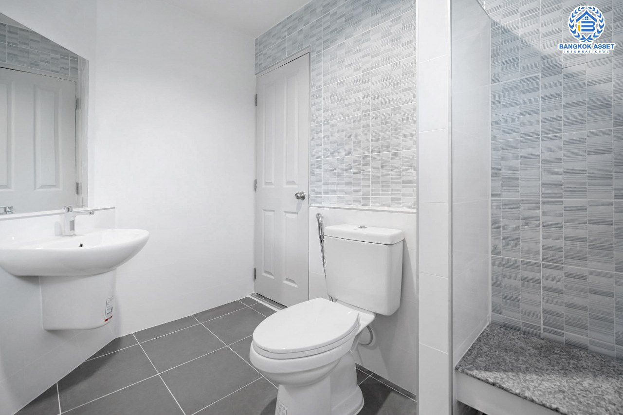 บ้านมือสองตกแต่งใหม่ ม.พฤกษ์ลดา1 บางใหญ่-เซ็นทรัลเวสต์เกต คุณภาพแบรนด์ LH โซนต้นโครงการเดินทางสะดวก เนื้อที่ 50 ตร.ว. ฟังก์ชั่น 3 ห้องนอน 2 ห้องน้ำ 2 ที่จอดรถ บนทำเลเส้นทางสายหลัก "กาญจนาภิเษก" ใกล้เซ็นทรัลเวสต์เกต และเพียง 10 นาทีถึง รถไฟฟ้า "สถานีคลองบางไผ่"...