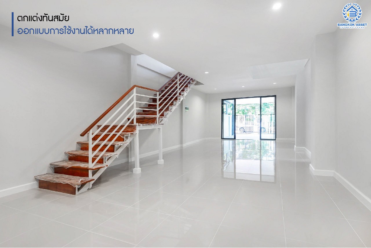 บ้านมือสองตกแต่งใหม่ ทำเลโซนเมือง! ทาวน์เฮ้าส์ 3 ชั้น ซอยงามวงศ์วาน27 โซนหน้าสวนสาธารณะ! เนื้อที่ 37.3 ตร.ว. ฟังก์ชั่นจัดเต็ม 4 ห้องนอน 4 ห้องน้ำ 2 ที่จอดรถ บนทำเลดีที่สุด! ปากซอยติดพันทิพย์พลาซ่า งามวงศ์วาน และอยู่ฝั่งตรงข้าม The Mall งามวงศ์วาน ใกล้ทางด่วน พร้อมเชื่อมต่อเมืองอย่างรวดเร็ว