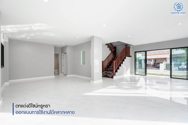 บ้านมือสองตกแต่งใหม่ #ทำเลโซนเมืองแจ้งวัฒนะ ม.ยิ่งรวยนิเวศน์ แจ้งวัฒนะ-ประชาชื่น โซนต้นโครงการ เนื้อที่ 69.6 ตร.ว. ฟังก์ชั่น 4 ห้องนอน 3 ห้องน้ำ 2 ที่จอดรถ บนทำเลเชื่อมต่อหลายเส้นทาง ใกล้เซ็นทรัลแจ้งวัฒนะ เมืองทองธานี ทางด่วนศรีรัช และรถไฟฟ้าสายสีชมพู (สายอนาคต) "สถานีแจ้งวัฒนะ14"