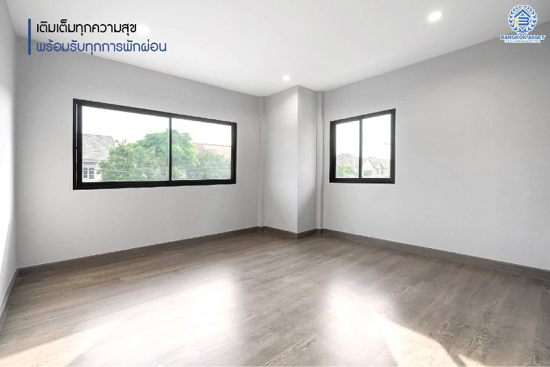 บ้านมือสองตกแต่งใหม่ #ทำเลโซนเมืองแจ้งวัฒนะ ม.ยิ่งรวยนิเวศน์ แจ้งวัฒนะ-ประชาชื่น โซนต้นโครงการ เนื้อที่ 69.6 ตร.ว. ฟังก์ชั่น 4 ห้องนอน 3 ห้องน้ำ 2 ที่จอดรถ บนทำเลเชื่อมต่อหลายเส้นทาง ใกล้เซ็นทรัลแจ้งวัฒนะ เมืองทองธานี ทางด่วนศรีรัช และรถไฟฟ้าสายสีชมพู (สายอนาคต) "สถานีแจ้งวัฒนะ14"