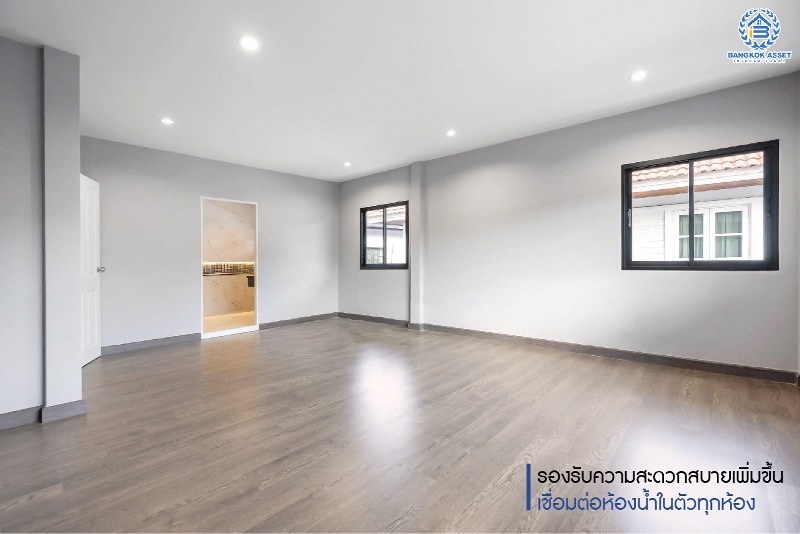 บ้านมือสองตกแต่งใหม่ #ทำเลโซนเมืองแจ้งวัฒนะ ม.ยิ่งรวยนิเวศน์ แจ้งวัฒนะ-ประชาชื่น โซนต้นโครงการ เนื้อที่ 69.6 ตร.ว. ฟังก์ชั่น 4 ห้องนอน 3 ห้องน้ำ 2 ที่จอดรถ บนทำเลเชื่อมต่อหลายเส้นทาง ใกล้เซ็นทรัลแจ้งวัฒนะ เมืองทองธานี ทางด่วนศรีรัช และรถไฟฟ้าสายสีชมพู (สายอนาคต) "สถานีแจ้งวัฒนะ14"