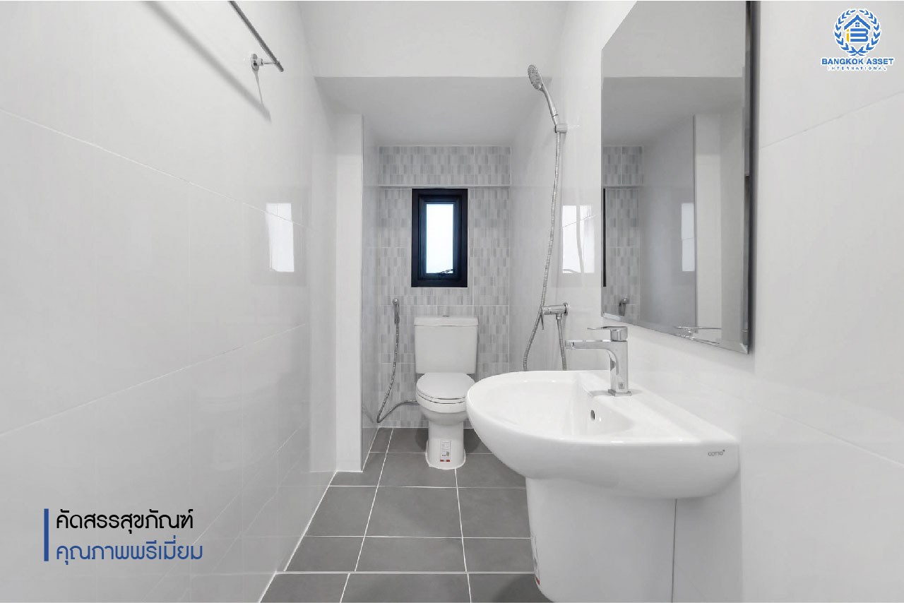 บ้านเดี่ยวตกแต่งใหม่ ม.สินทรัพย์นคร 2 เพชรเกษม บ้านเดี่ยวดีไซน์โดดเด่น โซนหน้าสวน หน้าบ้านไม่ชนใคร บนเนื้อที่ 53.1 ตร.ว. ฟังก์ชั่นจัดเต็ม 4 ห้องนอน 2 ห้องน้ำ 2 ที่จอดรถ บนทำเลศักยภาพ เดินทางสะดวก ใกล้เดอะมอลล์บางแค และรถไฟฟ้า MRT "สถานีหลักสอง"