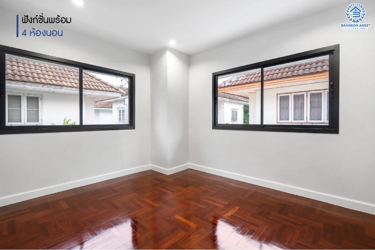 บ้านเดี่ยวตกแต่งใหม่ ม.สินทรัพย์นคร 2 เพชรเกษม บ้านเดี่ยวดีไซน์โดดเด่น โซนหน้าสวน หน้าบ้านไม่ชนใคร บนเนื้อที่ 53.1 ตร.ว. ฟังก์ชั่นจัดเต็ม 4 ห้องนอน 2 ห้องน้ำ 2 ที่จอดรถ บนทำเลศักยภาพ เดินทางสะดวก ใกล้เดอะมอลล์บางแค และรถไฟฟ้า MRT "สถานีหลักสอง"