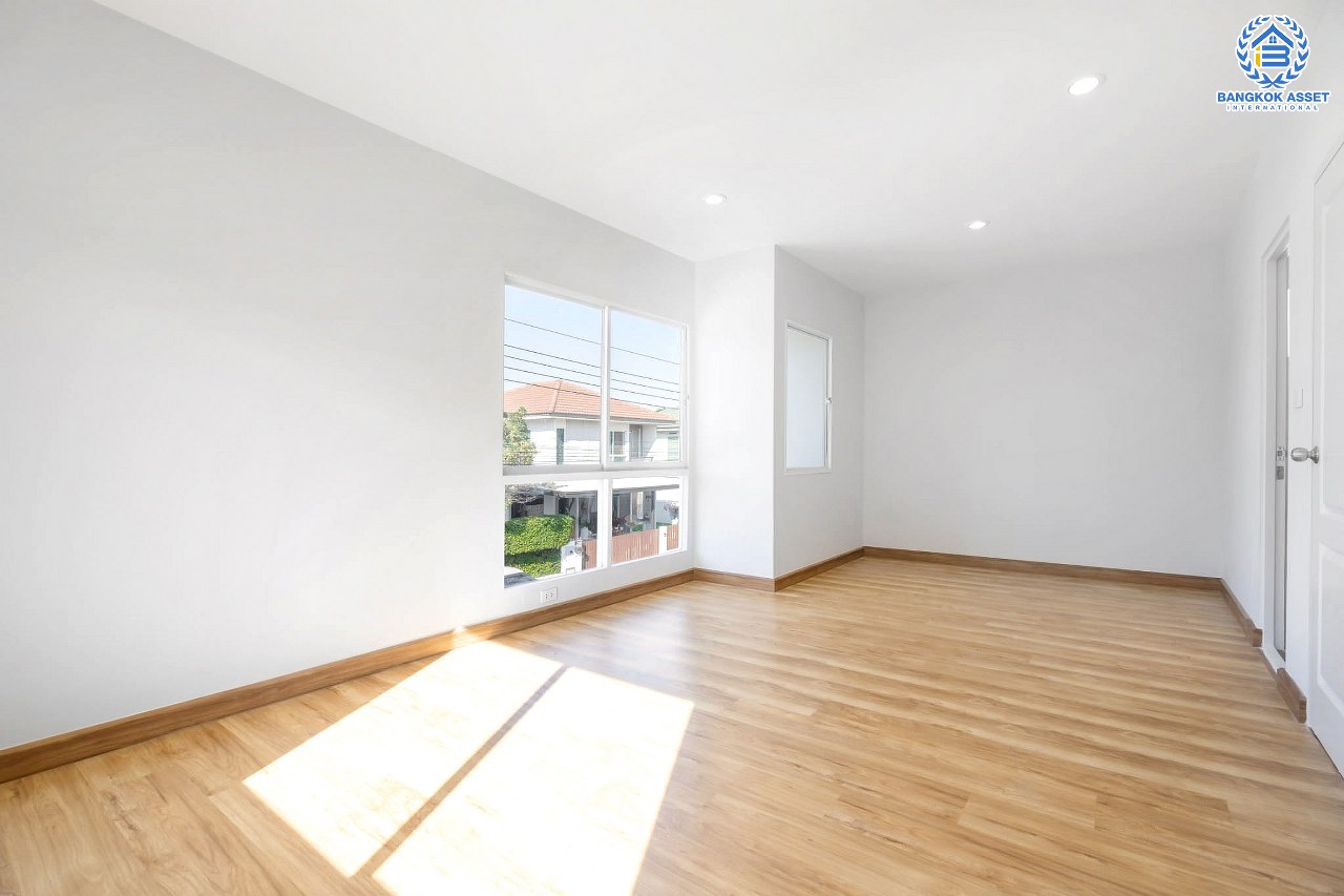 บ้านมือสองตกแต่งใหม่ พร้อมสังคมคุณภาพ LH ม.อินนิซิโอ ปิ่นเกล้า-วงแหวน เนื้อที่ 50.4 ตร.ว. ฟังก์ชั่น 3 ห้องนอน 2 ห้องน้ำ 2 ที่จอดรถ บนทำเลศักยภาพ เดินทางสะดวก เชื่อมต่อทั้งปิ่นเกล้า-ศาลายา ใกล้เซ็นทรัลเวสต์เกต และทางด่วน "กาญจนาภิเษก"...