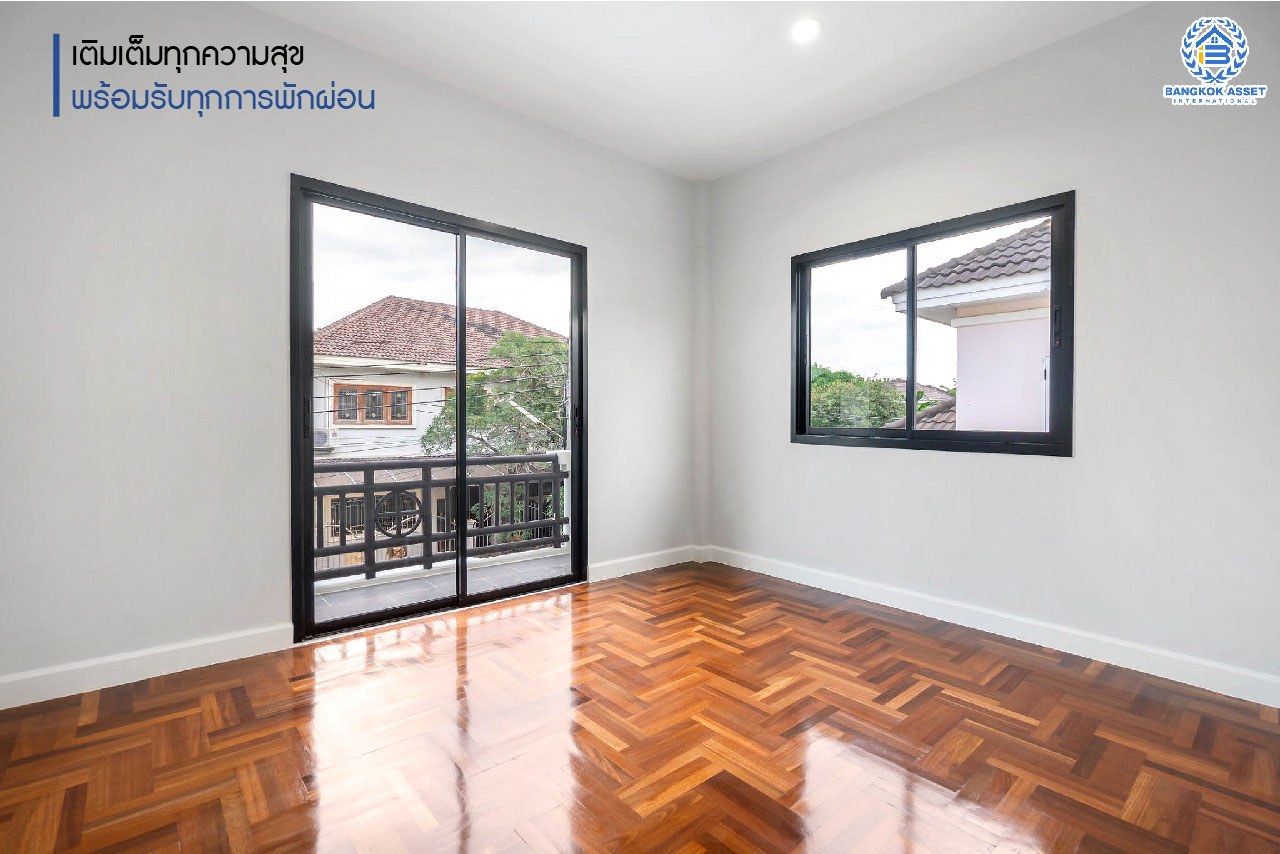 บ้านมือสองตกแต่งใหม่ ม.กฤษดานคร31 ปิ่นเกล้า ติดถนนบรมราชชนนี หลังใหญ่ เนื้อที่ 52.5 ตร.ว. ฟังก์ชั่น 3 ห้องนอน 3 ห้องน้ำ 2 ที่จอดรถ Facility ครบครัน บนทำเลศักยภาพใกล้ทางคู่ขนานลอยฟ้าบรมราชชนนี ม.มหิดล และ เพียง 10 นาทีถึงเซ็นทรัลปิ่นเกล้า