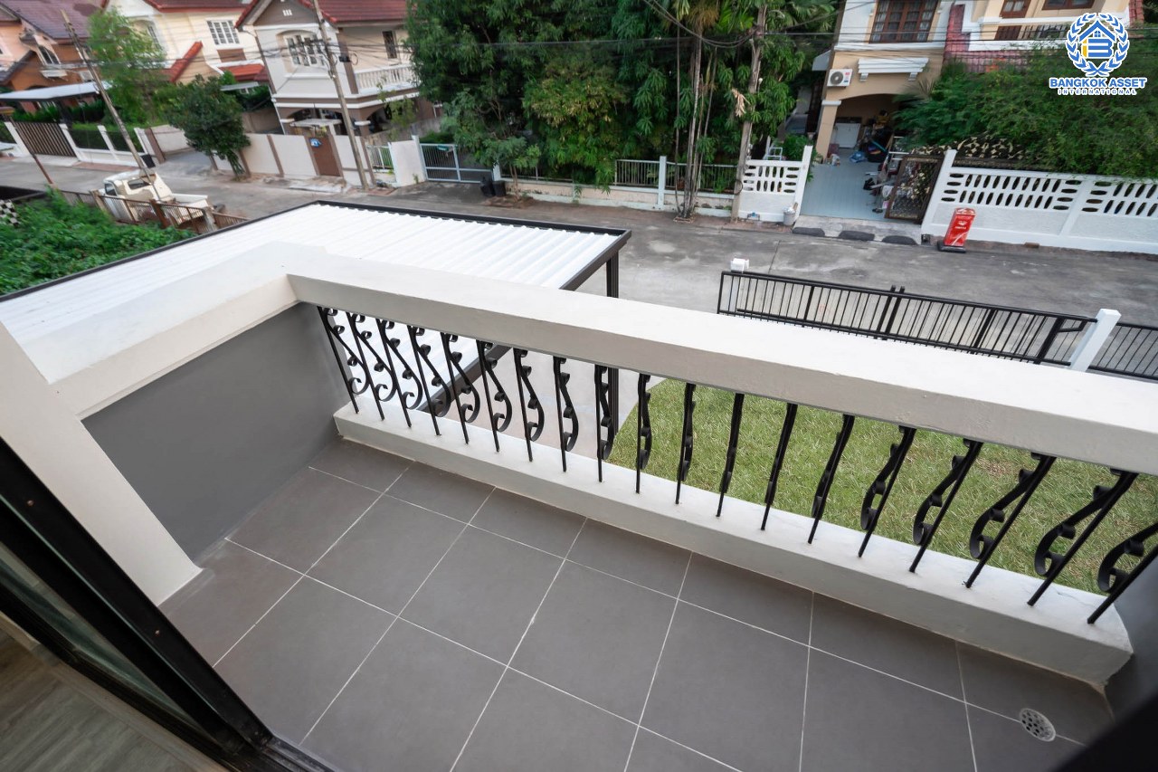 บ้านมือสองตกแต่งใหม่ คุณภาพ LH โครงการ ชลลดา บางบัวทอง-รัตนาธิเบศร์ หลังใหญ่ เนื้อที่ 78 ตร.ว. ฟังก์ชั่น 4 ห้องนอน 2 ห้องน้ำ 2 ที่จอดรถ Facility ครบครัน บนทำเลคุณภาพ เชื่อมต่อได้หลายเส้นทาง ใกล้เซ็นทรัลเวสต์เกต และรถไฟฟ้า "สถานีบางพลู"