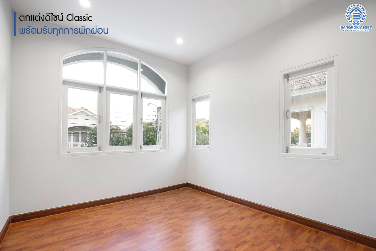 บ้านมือสองตกแต่งใหม่ ม.ภัสสร8 กาญจนาภิเษก (ซ.กันตนา) หลังใหญ่ดีไซน์สวย เนื้อที่ 68.1 ตร.ว. ฟังก์ชั่น 3 ห้องนอน 3 ห้องน้ำ 2 ที่จอดรถ โซนต้นโครงการเดินทางสะดวก บนทำเลศักยภาพ โครงการติดถนนใหญ่ เข้า-ออกสะดวก ใกล้เซ็นทรัลเวสต์เกต รถไฟฟ้า "สถานีตลาดบางใหญ่" และจุดขึ้นทางด่วน "ศรีรัช"