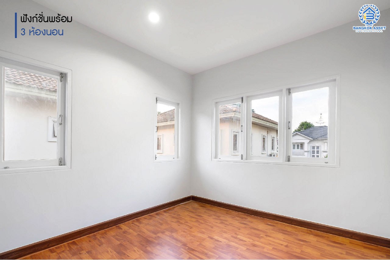 บ้านมือสองตกแต่งใหม่ ม.ภัสสร8 กาญจนาภิเษก (ซ.กันตนา) หลังใหญ่ดีไซน์สวย เนื้อที่ 68.1 ตร.ว. ฟังก์ชั่น 3 ห้องนอน 3 ห้องน้ำ 2 ที่จอดรถ โซนต้นโครงการเดินทางสะดวก บนทำเลศักยภาพ โครงการติดถนนใหญ่ เข้า-ออกสะดวก ใกล้เซ็นทรัลเวสต์เกต รถไฟฟ้า "สถานีตลาดบางใหญ่" และจุดขึ้นทางด่วน "ศรีรัช"