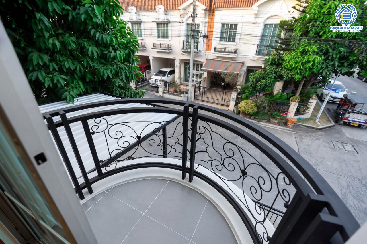 บ้านมือสองตกแต่งใหม่ แบรนด์ Property Perfect ม.เดอะวิลล่า ราชพฤกษ์-ท่าอิฐ ทาวน์เฮ้าส์ #หลังริม โซนต้นโครงการ เดินทางสะดวก เนื้อที่ 23.9 ตร.ว. ฟังก์ชั่น 3 ห้องนอน 2 ห้องน้ำ บนทำเลเชื่อมต่อทั้งถ.รัตนาธิเบศร์ และถ.ราชพฤกษ์ และเพียง 10 นาทีถึงรถไฟฟ้า "สถานีบางรักน้อยท่าอิฐ"