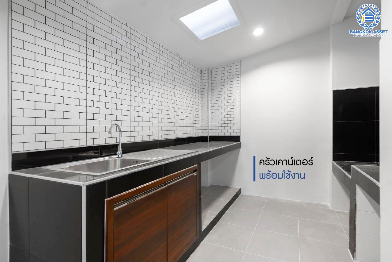 บ้านมือสองตกแต่งใหม่ แบรนด์ Property Perfect ม.เดอะวิลล่า ราชพฤกษ์-ท่าอิฐ ทาวน์เฮ้าส์ #หลังริม โซนต้นโครงการ เดินทางสะดวก เนื้อที่ 23.9 ตร.ว. ฟังก์ชั่น 3 ห้องนอน 2 ห้องน้ำ บนทำเลเชื่อมต่อทั้งถ.รัตนาธิเบศร์ และถ.ราชพฤกษ์ และเพียง 10 นาทีถึงรถไฟฟ้า "สถานีบางรักน้อยท่าอิฐ"