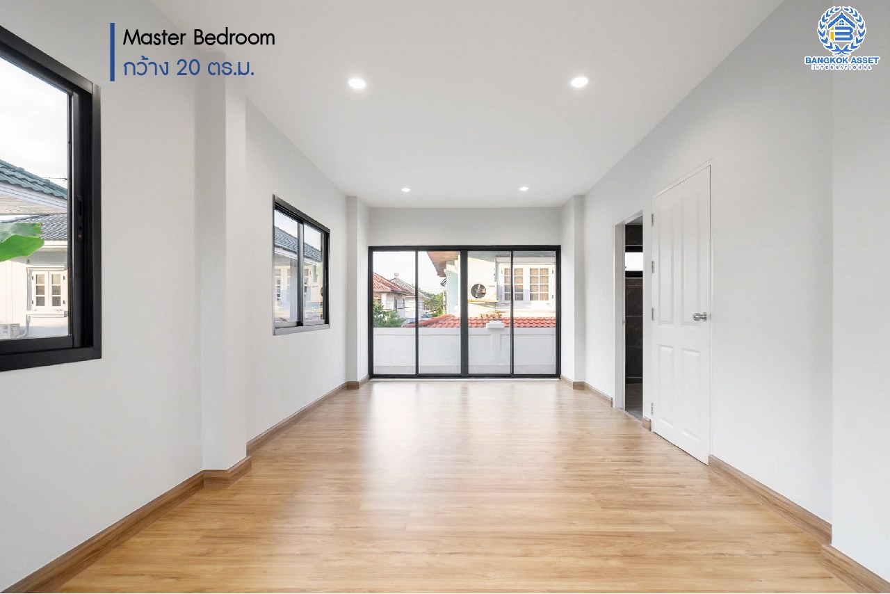 บ้านมือสองตกแต่งใหม่ ม.มณีรินทร์ รัตนาธิเบศร์ หลังใหญ่ เนื้อที่ 54 ตร.ว. ฟังก์ชั่น 4 ห้องนอน 2 ห้องน้ำ 2 ที่จอดรถ บนทำเลศักยภาพ ใกล้ทางด่วนงามวงศ์วาน และเพียง 10 นาที ถึงรถไฟฟ้า "สถานีบางรักน้อยท่าอิฐ"...