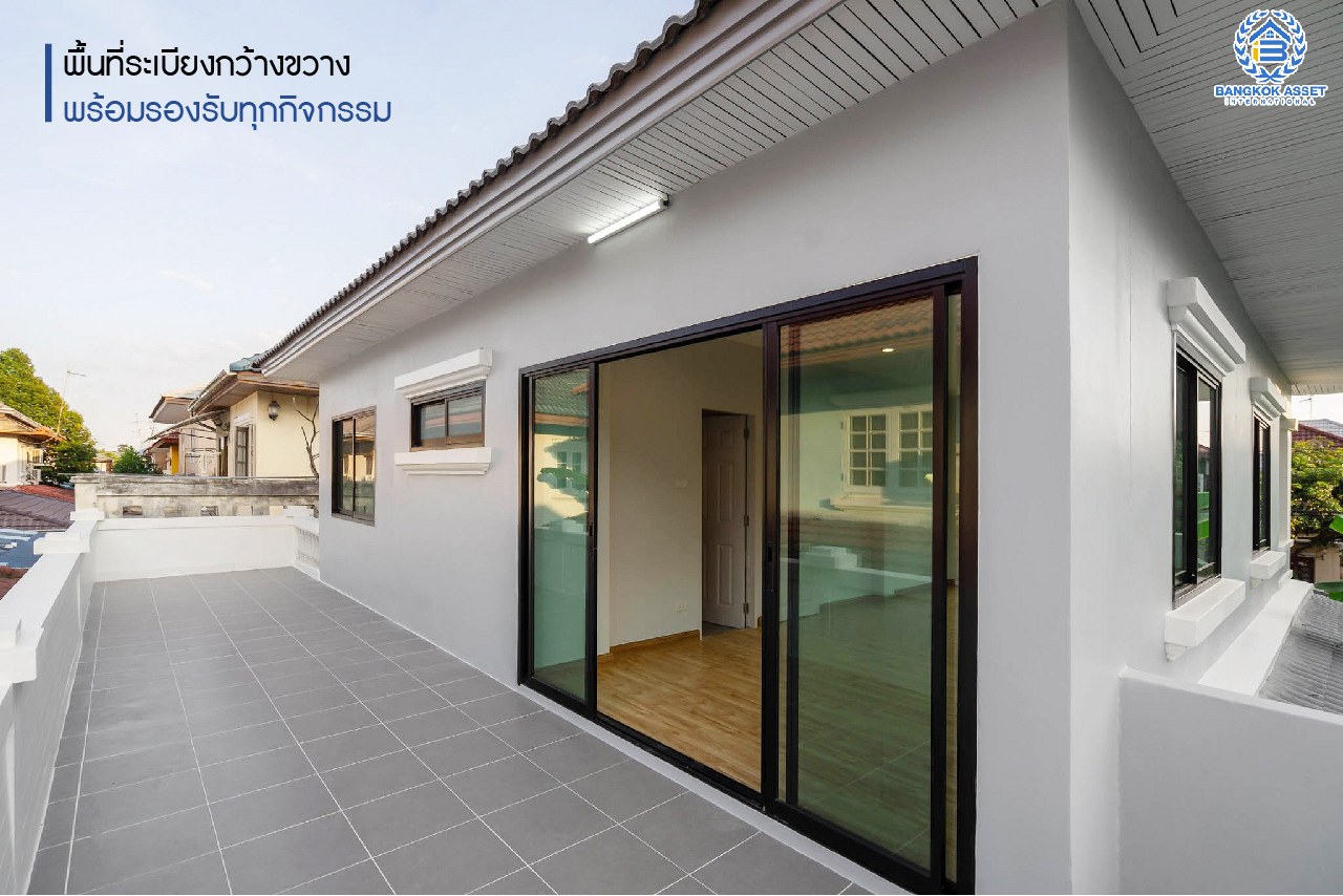 บ้านมือสองตกแต่งใหม่ ม.มณีรินทร์ รัตนาธิเบศร์ หลังใหญ่ เนื้อที่ 54 ตร.ว. ฟังก์ชั่น 4 ห้องนอน 2 ห้องน้ำ 2 ที่จอดรถ บนทำเลศักยภาพ ใกล้ทางด่วนงามวงศ์วาน และเพียง 10 นาที ถึงรถไฟฟ้า "สถานีบางรักน้อยท่าอิฐ"...