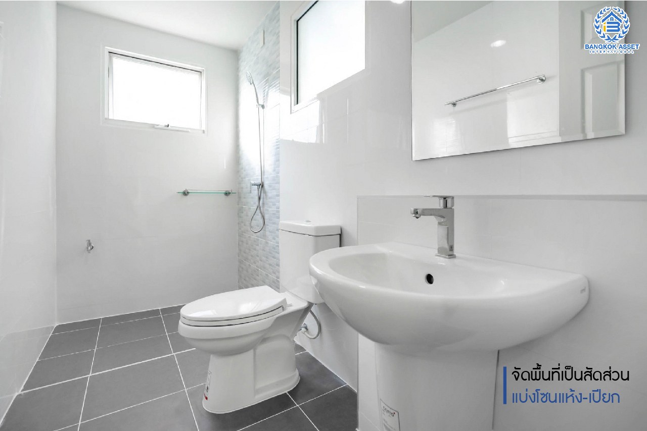 บ้านมือสองตกแต่งใหม่ คุณภาพ LH โครงการ มัณฑนา ปิ่นเกล้า-พระราม5 บรรยากาศเงียบสงบ มีความเป็นส่วนตัว เนื้อที่ 60 ตร.ว. ฟังก์ชั่น 3 ห้องนอน 2 ห้องน้ำ 2 ที่จอดรถ facility ครบครัน! บนทำเลเดินทางสะดวก หน้าโครงการติดถนนนครอินทร์ ใกล้วงเวียนพระราม5 และจุดขึ้นทางด่วน "ศรีรัช"...