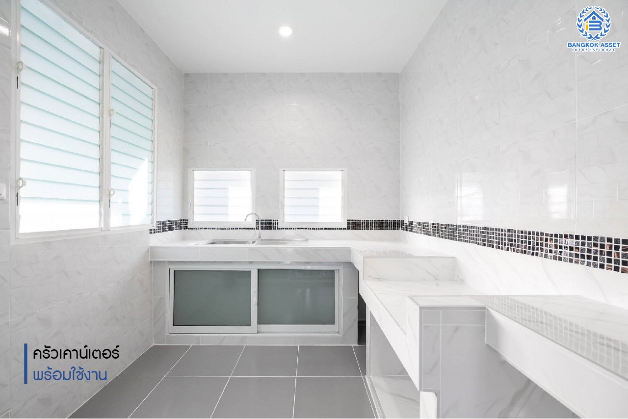 บ้านมือสองตกแต่งใหม่ คุณภาพ LH โครงการ มัณฑนา ปิ่นเกล้า-พระราม5 บรรยากาศเงียบสงบ มีความเป็นส่วนตัว เนื้อที่ 60 ตร.ว. ฟังก์ชั่น 3 ห้องนอน 2 ห้องน้ำ 2 ที่จอดรถ facility ครบครัน! บนทำเลเดินทางสะดวก หน้าโครงการติดถนนนครอินทร์ ใกล้วงเวียนพระราม5 และจุดขึ้นทางด่วน "ศรีรัช"...