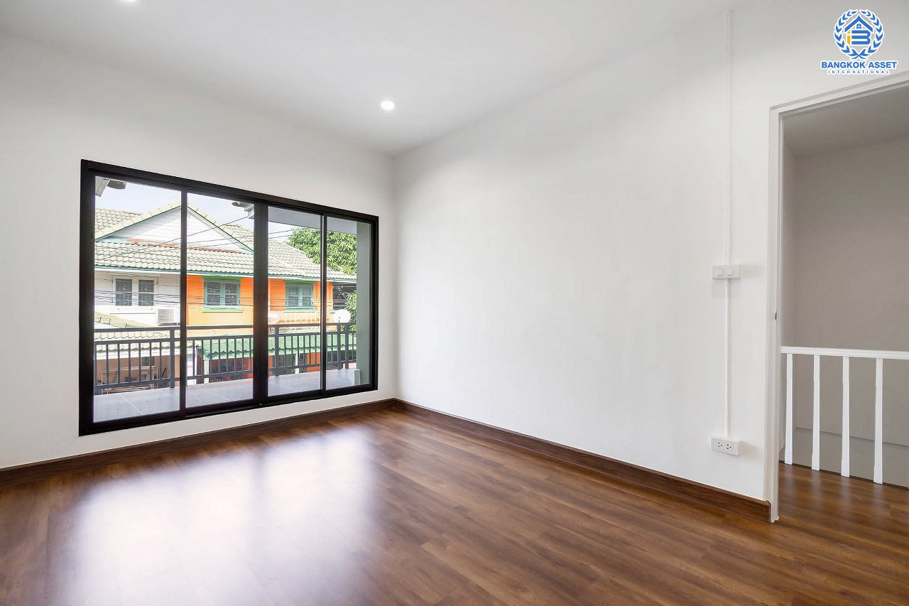 บ้านมือสองตกแต่งใหม่ โครงการ พฤกษา25 บางใหญ่ เนื้อที่ 18 ตร.ว. ฟังก์ชั่น 3 ห้องนอน 2 ห้องน้ำ บนทำเลดีที่สุด เชื่อมต่อ รถไฟฟ้าสายสีม่วง เพียง 15 นาที