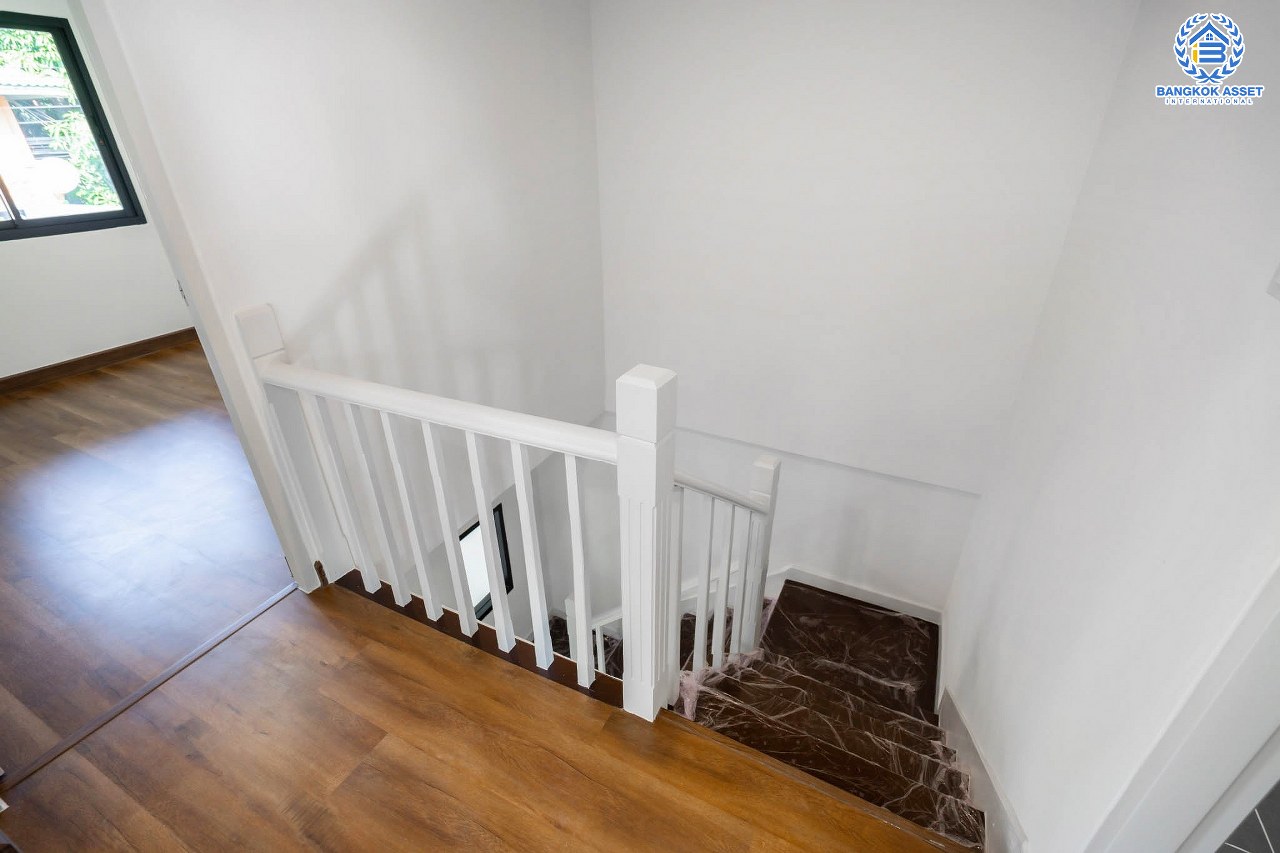 บ้านมือสองตกแต่งใหม่ โครงการ พฤกษา25 บางใหญ่ เนื้อที่ 18 ตร.ว. ฟังก์ชั่น 3 ห้องนอน 2 ห้องน้ำ บนทำเลดีที่สุด เชื่อมต่อ รถไฟฟ้าสายสีม่วง เพียง 15 นาที