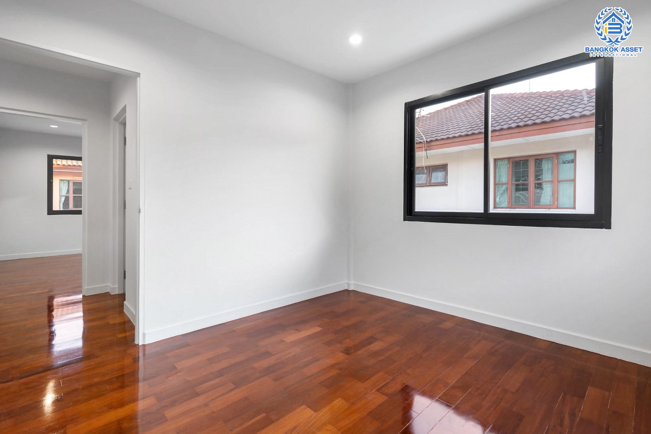 บ้านมือสองตกแต่งใหม่ โครงการ นันทวัน บางใหญ่-รัตนาธิเบศร์ บ้านเดี่ยวคุณภาพแบรนด์ LH ตอบโจทย์ทุกไลฟ์สไตล์ เนื้อที่ขนาด 66 ตร.ว. ฟังก์ชั่น 3ห้องนอน 3ห้องน้ำ บนทำศักยภาพ หน้าโครงการติดถนนกาญจนาภิเษก ใกล้สถานีรถไฟฟ้าสายสีม่วง "สถานีสามแยกบางใหญ่"...