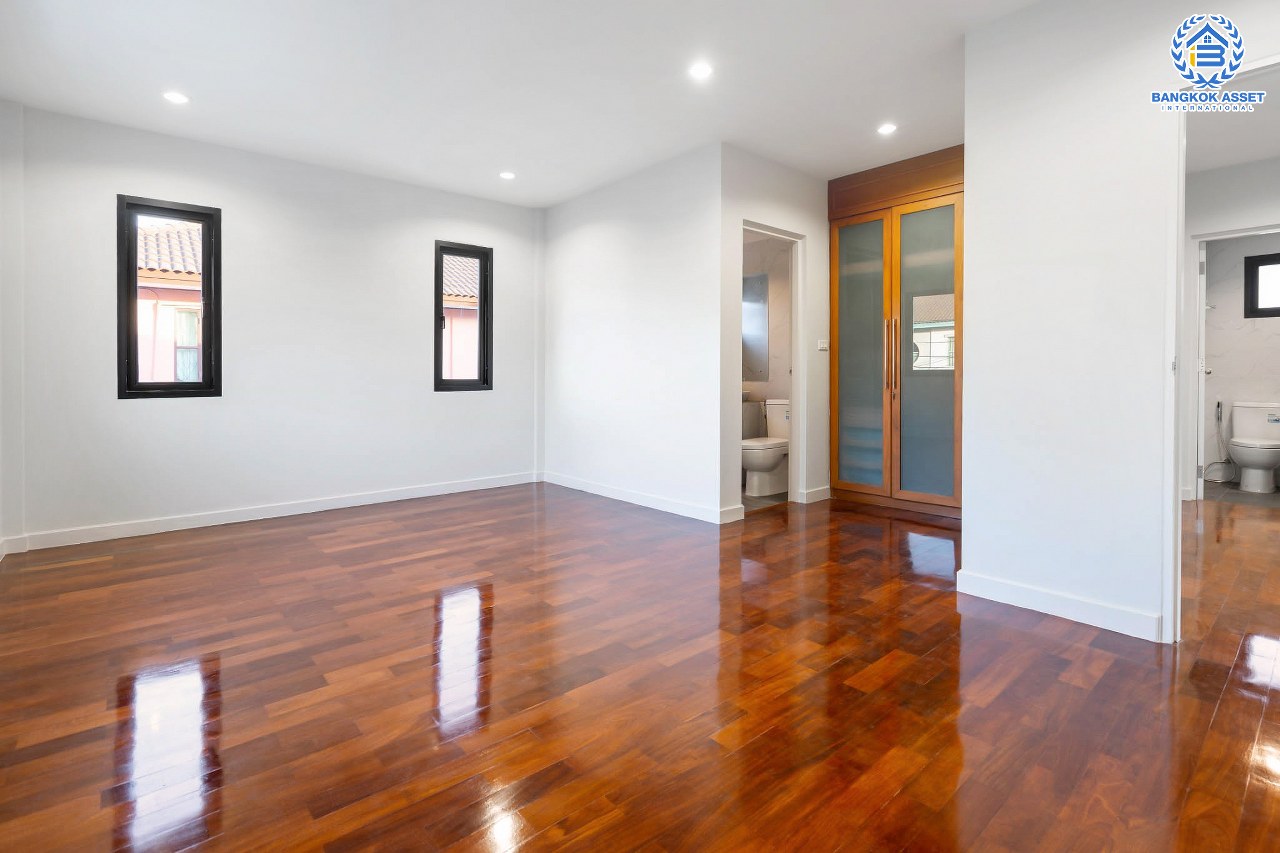 บ้านมือสองตกแต่งใหม่ โครงการ นันทวัน บางใหญ่-รัตนาธิเบศร์ บ้านเดี่ยวคุณภาพแบรนด์ LH ตอบโจทย์ทุกไลฟ์สไตล์ เนื้อที่ขนาด 66 ตร.ว. ฟังก์ชั่น 3ห้องนอน 3ห้องน้ำ บนทำศักยภาพ หน้าโครงการติดถนนกาญจนาภิเษก ใกล้สถานีรถไฟฟ้าสายสีม่วง "สถานีสามแยกบางใหญ่"...