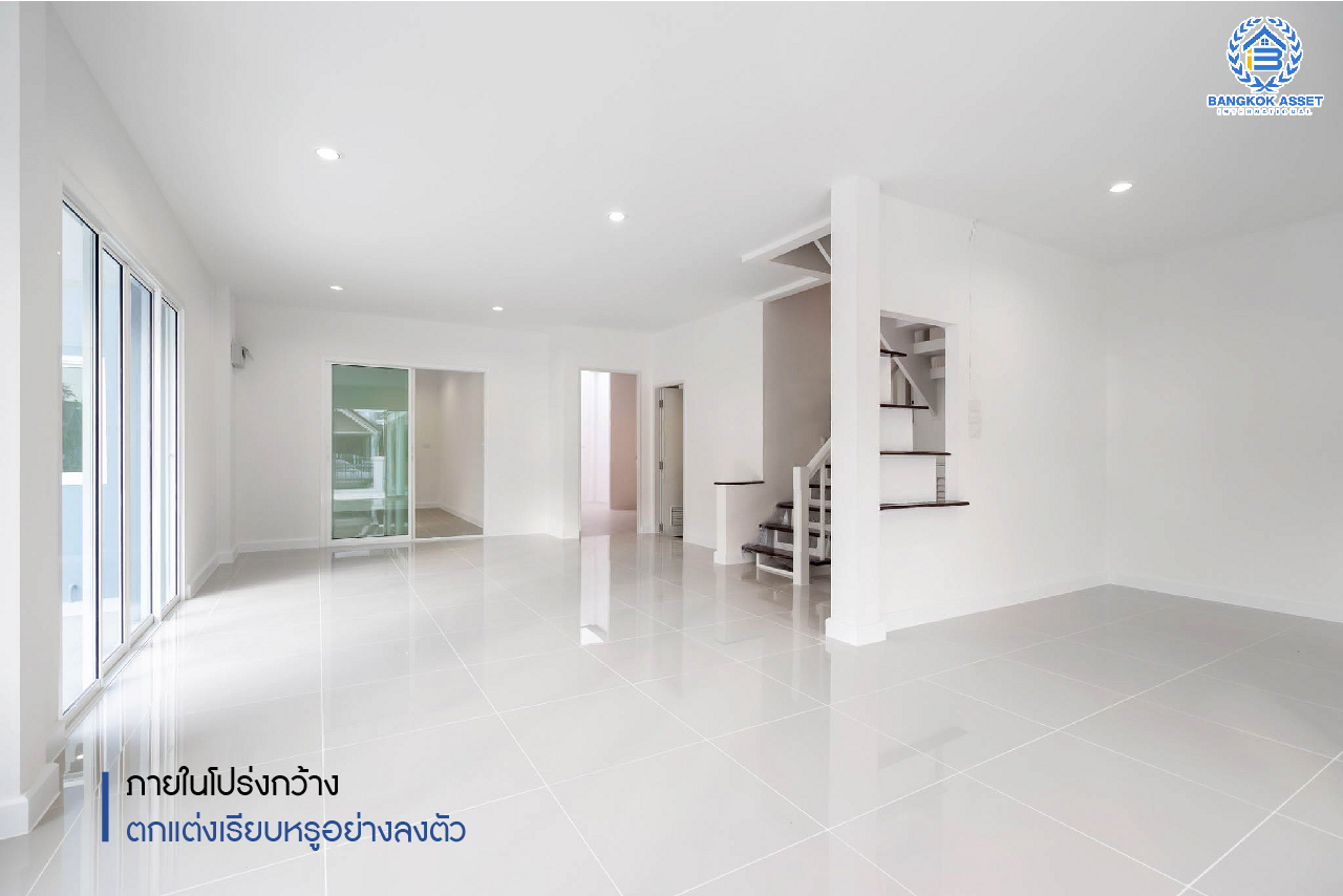 บ้านมือสองตกแต่งใหม่ หลังมุม ม.บุศรินทร์ วงแหวน (บ้านกล้วย-ไทรน้อย) บ้านหลังใหญ่ แบรนด์ L&H  เนื้อที่ 62.8 ตร.ว. มีพื้นที่หน้าบ้านกว้างขวาง เหมาะแก่การต่อเติมในอนาคต ฟังก์ชั่น 4 ห้องนอน 2 ห้องน้ำ ตอบโจทย์ทุกการอยู่อาศัย ใกล้เซ็นทรัลเวสต์เกต และ รถไฟฟ้า "สถานีคลองบางไผ่"