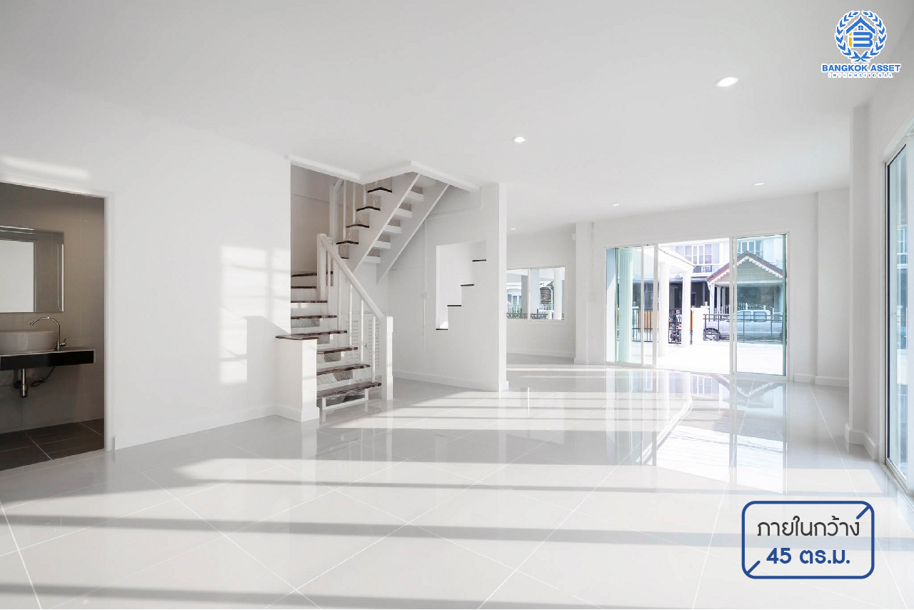 บ้านมือสองตกแต่งใหม่ หลังมุม ม.บุศรินทร์ วงแหวน (บ้านกล้วย-ไทรน้อย) บ้านหลังใหญ่ แบรนด์ L&H  เนื้อที่ 62.8 ตร.ว. มีพื้นที่หน้าบ้านกว้างขวาง เหมาะแก่การต่อเติมในอนาคต ฟังก์ชั่น 4 ห้องนอน 2 ห้องน้ำ ตอบโจทย์ทุกการอยู่อาศัย ใกล้เซ็นทรัลเวสต์เกต และ รถไฟฟ้า "สถานีคลองบางไผ่"