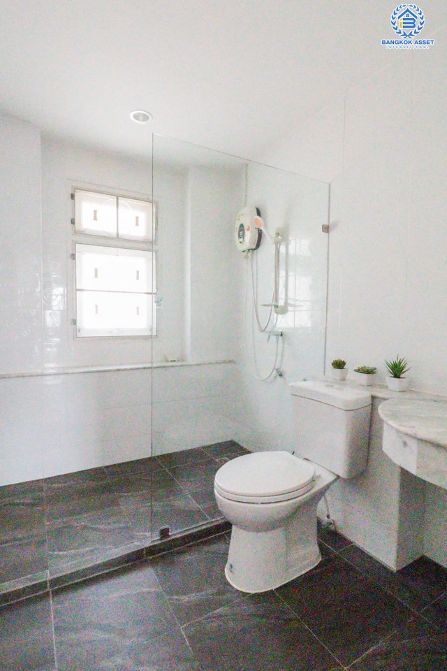 บ้านเดี่ยวมือสองนนทบุรี ทำเลใกล้รถไฟฟ้า* แปลงมุม! โครงการ มณีรินทร์ รัตนาธิเบศร์ คุณภาพ พร็อพเพอร์ตี้ เพอร์เฟค ตกแต่งพร้อมอยู่ เนื้อที่ 74.40 ตร.ว. ฟังก์ชั่น 3 ห้องนอน 2 ห้องน้ำ บนทำเลที่ดีที่สุด* เชื่อมต่อรัตนาธิเบศร์ และราชพฤกษ์ ใจกลาง 2 เซ็นทรัลฯ ใกล้ MRT สายสีม่วง "สถานีบางรักน้อยท่าอิฐ"...